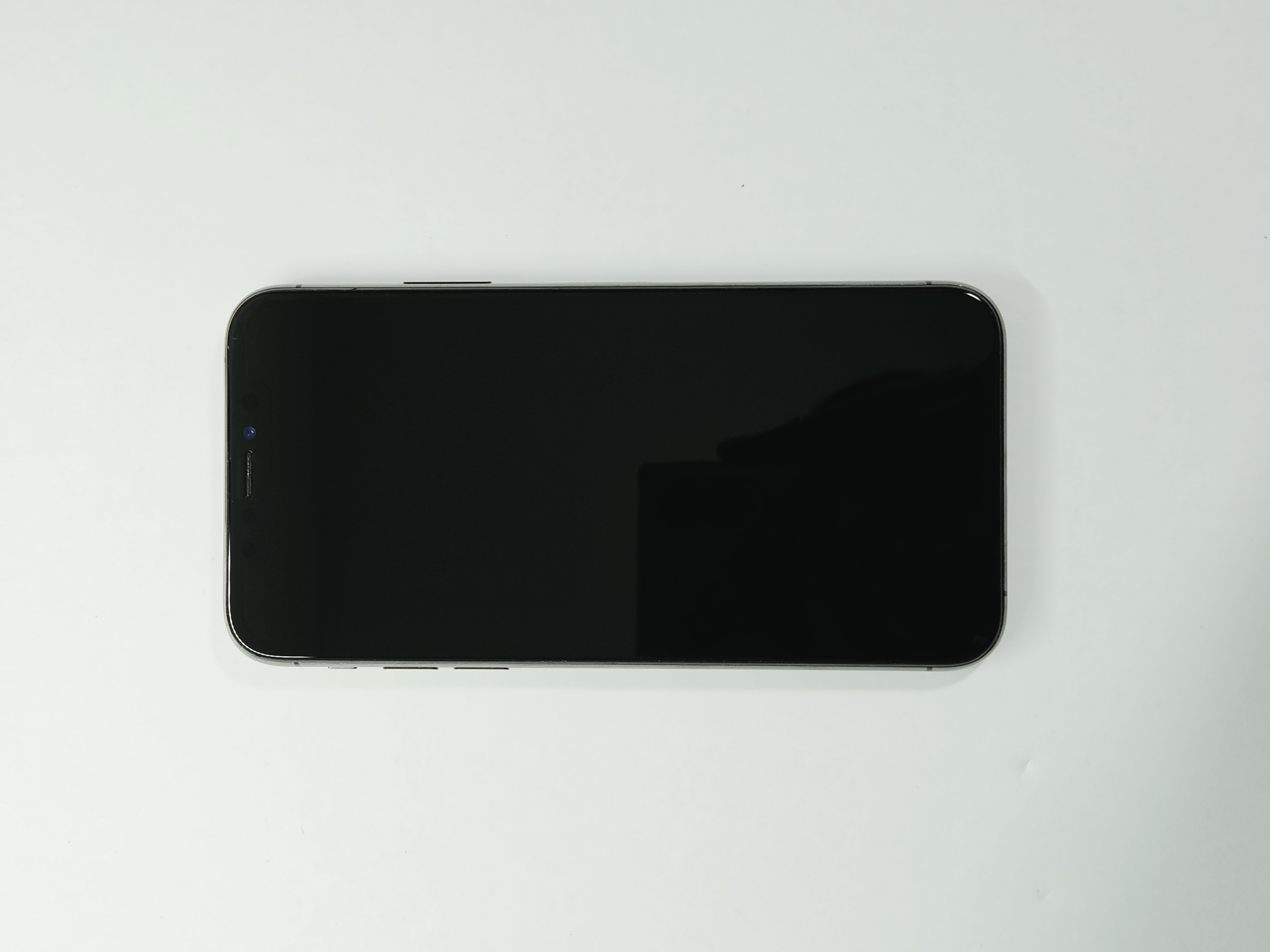 iPhone XS · Space Gray · 64 GB · Used · Like New · Battery Health: 90% · Refurbished — photo 4 of 4