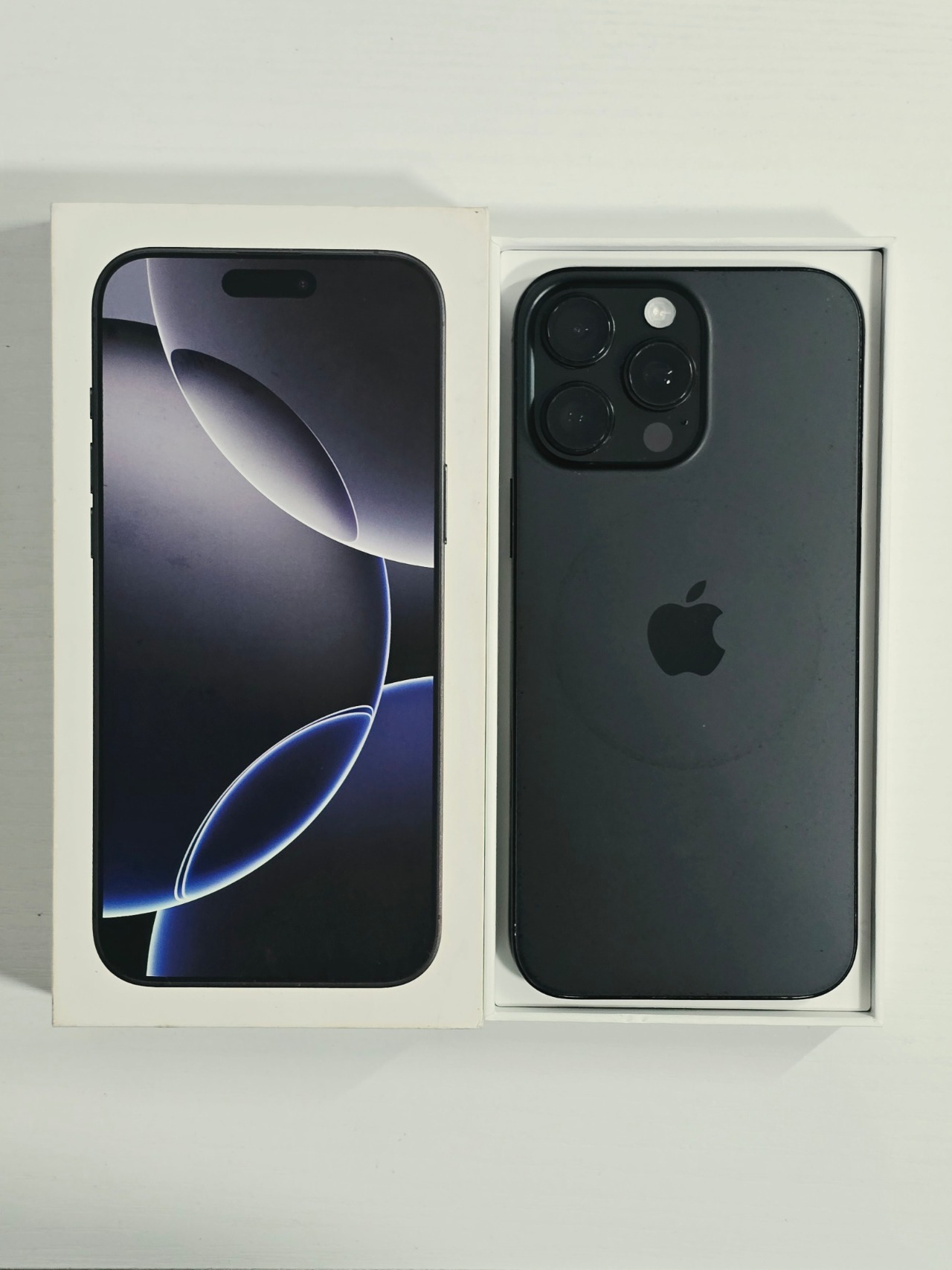 iPhone 16 Pro Max · Black Titanium · 1 TB · Used · Excellent · Battery Health: 92% — photo 4 of 4