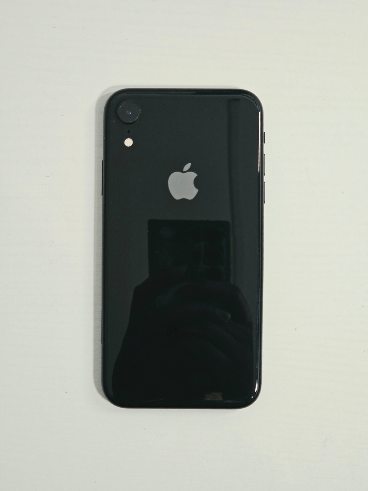 iPhone XR · Black · 64 GB · Used · Good · Battery Health: 82% · Refurbished — photo 1 of 4