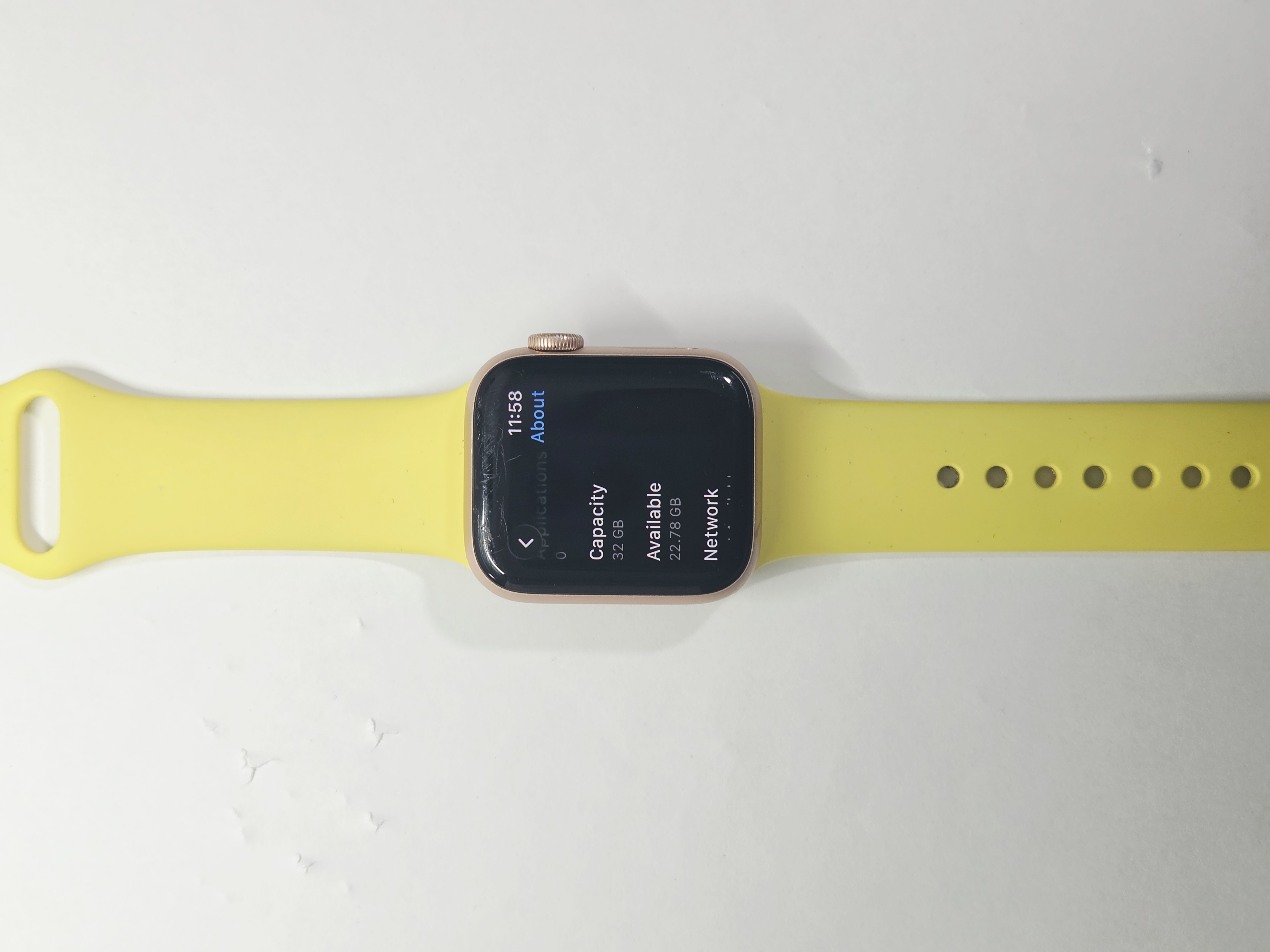 Apple Watch Series 6 · Gold · 32 GB · Used · Good · Battery Health: 75% — photo 3 of 3