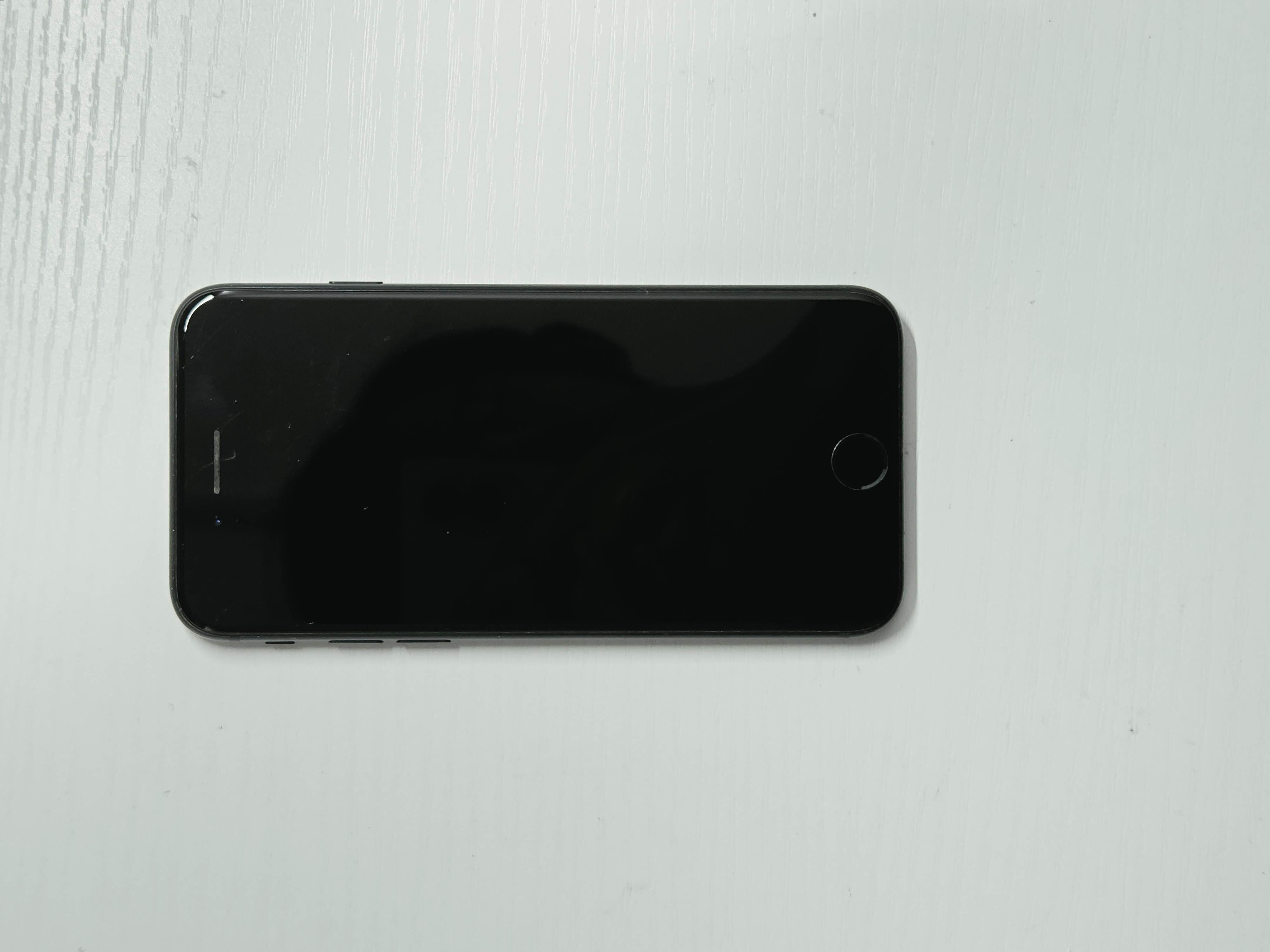 iPhone SE (2022) · Black · 64 GB · Used · Excellent · Battery Health: 80% — photo 4 of 4