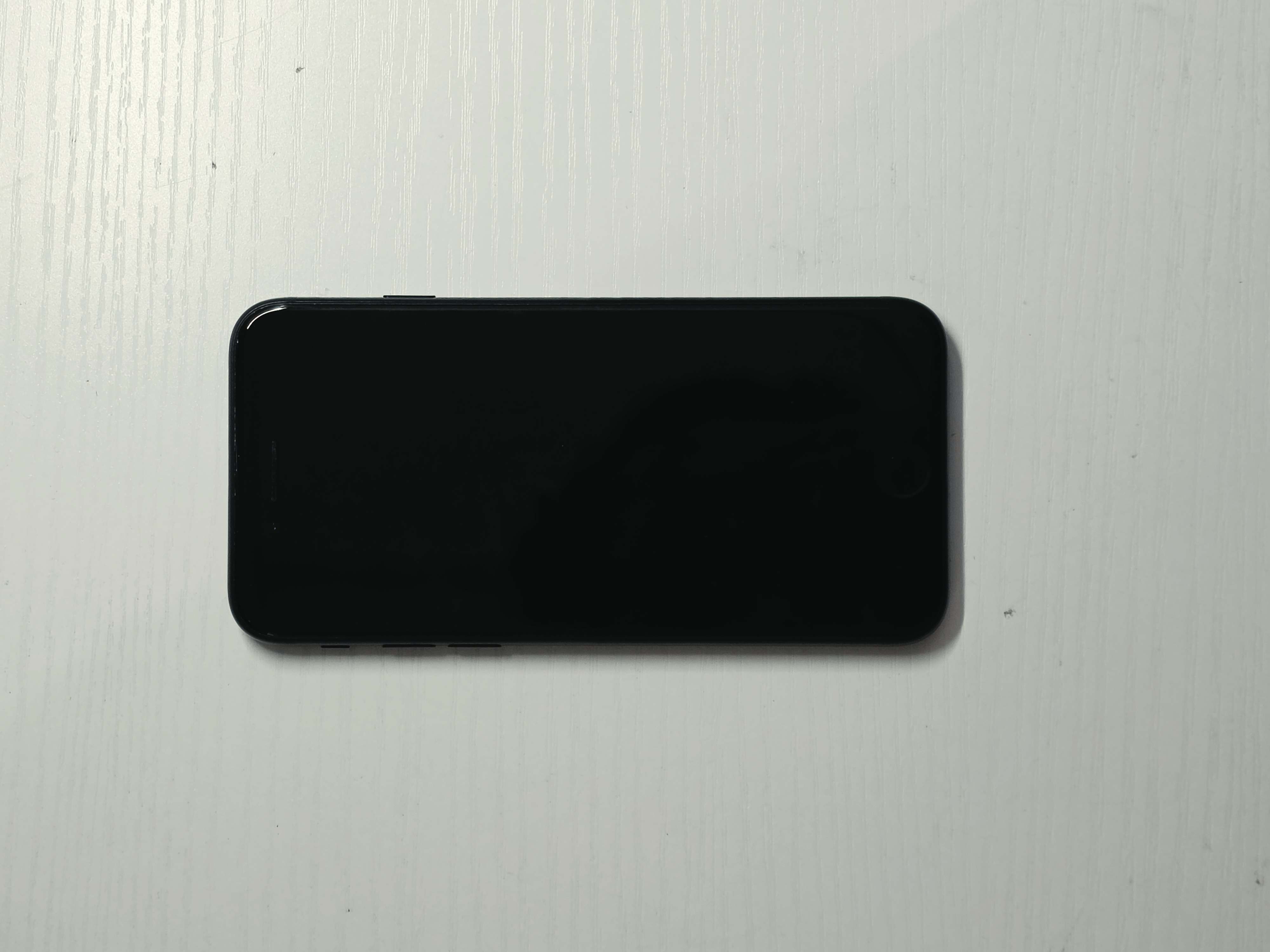 iPhone SE (2022) · Black · 128GB · Used · Like New · Battery Health: 88% — photo 4 of 4