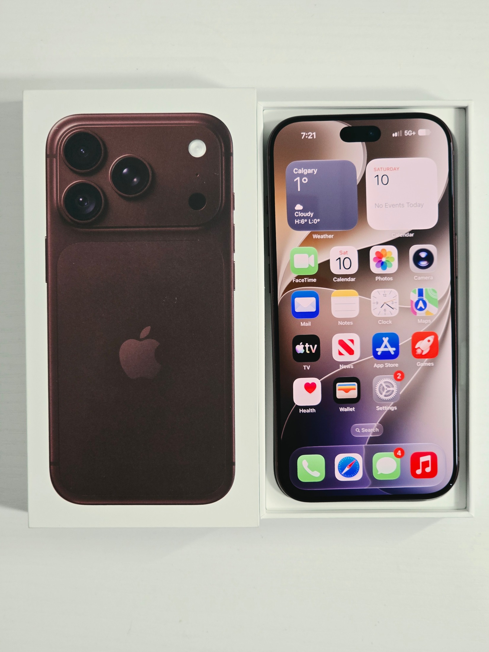 iPhone 18 Pro · Burgundy · 256 GB · New · Battery Health: 100% — photo 2 of 4
