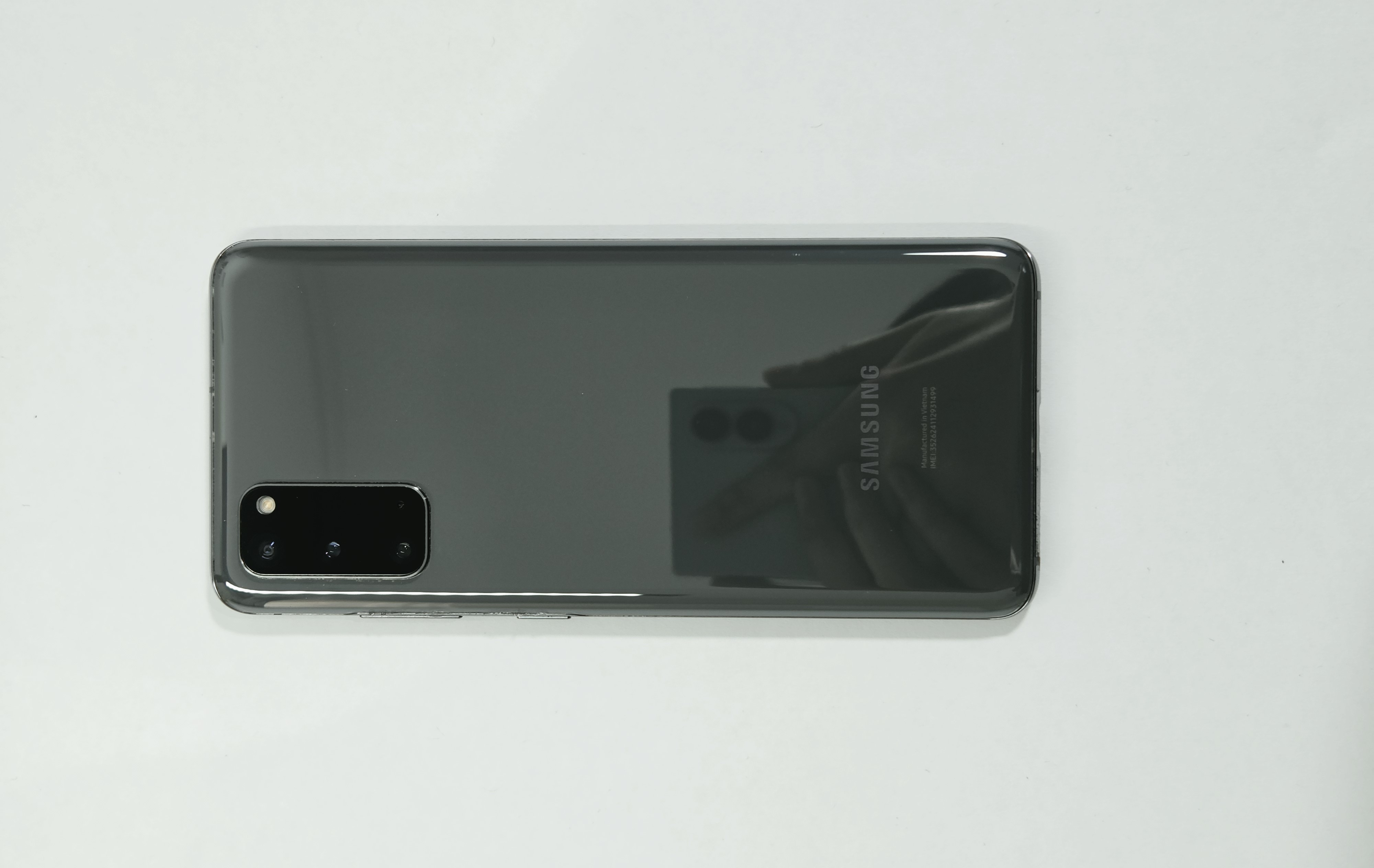 Galaxy S20 · Space Grey · 128 GB · Used · Excellent — photo 2 of 3