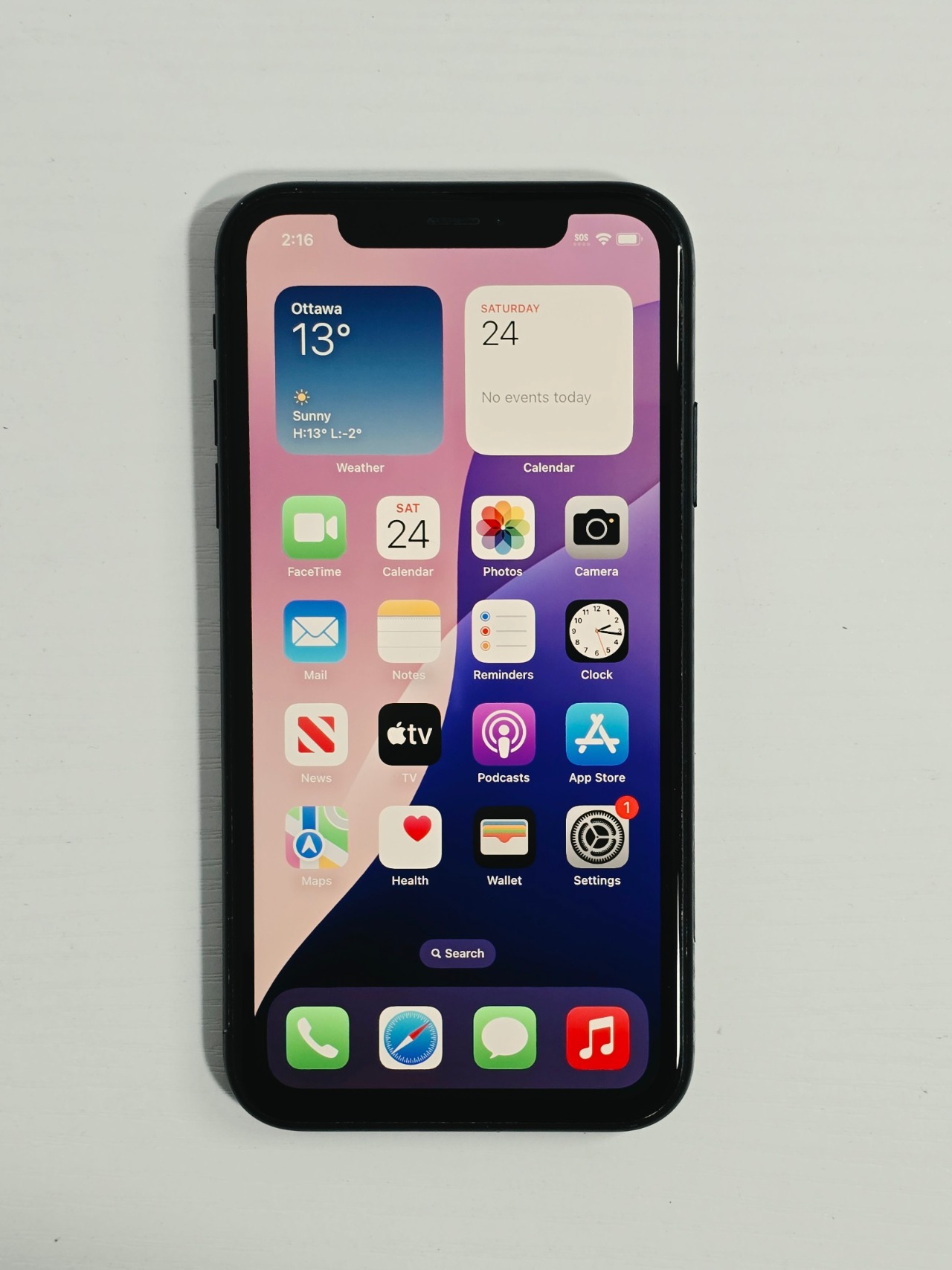 iPhone XR · Black · 64 GB · Used · Good · Battery Health: 82% · Refurbished — photo 3 of 4