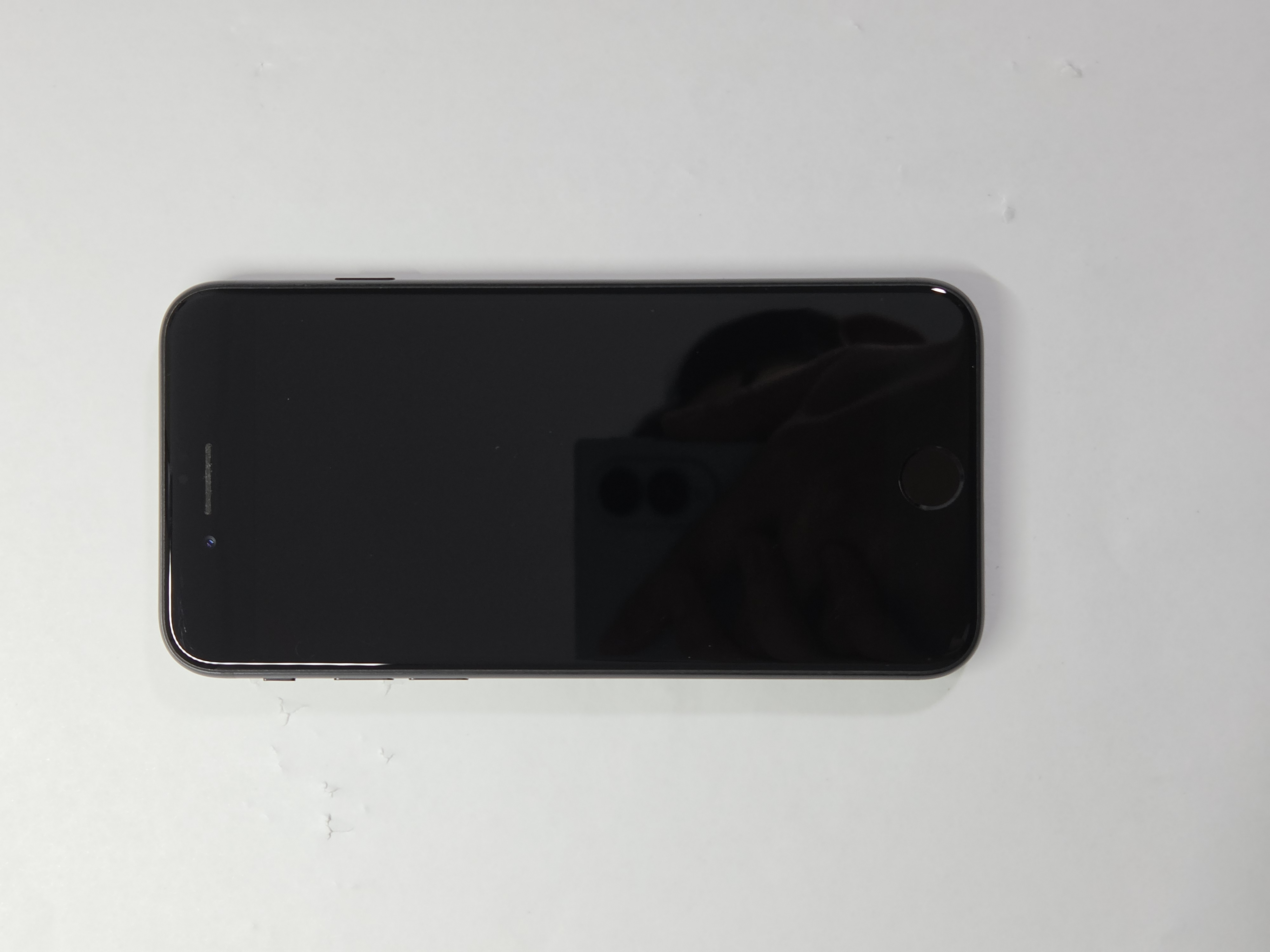 iPhone SE (2020) · Black · 64 GB · Used · Excellent · Battery Health: 83% — photo 4 of 4