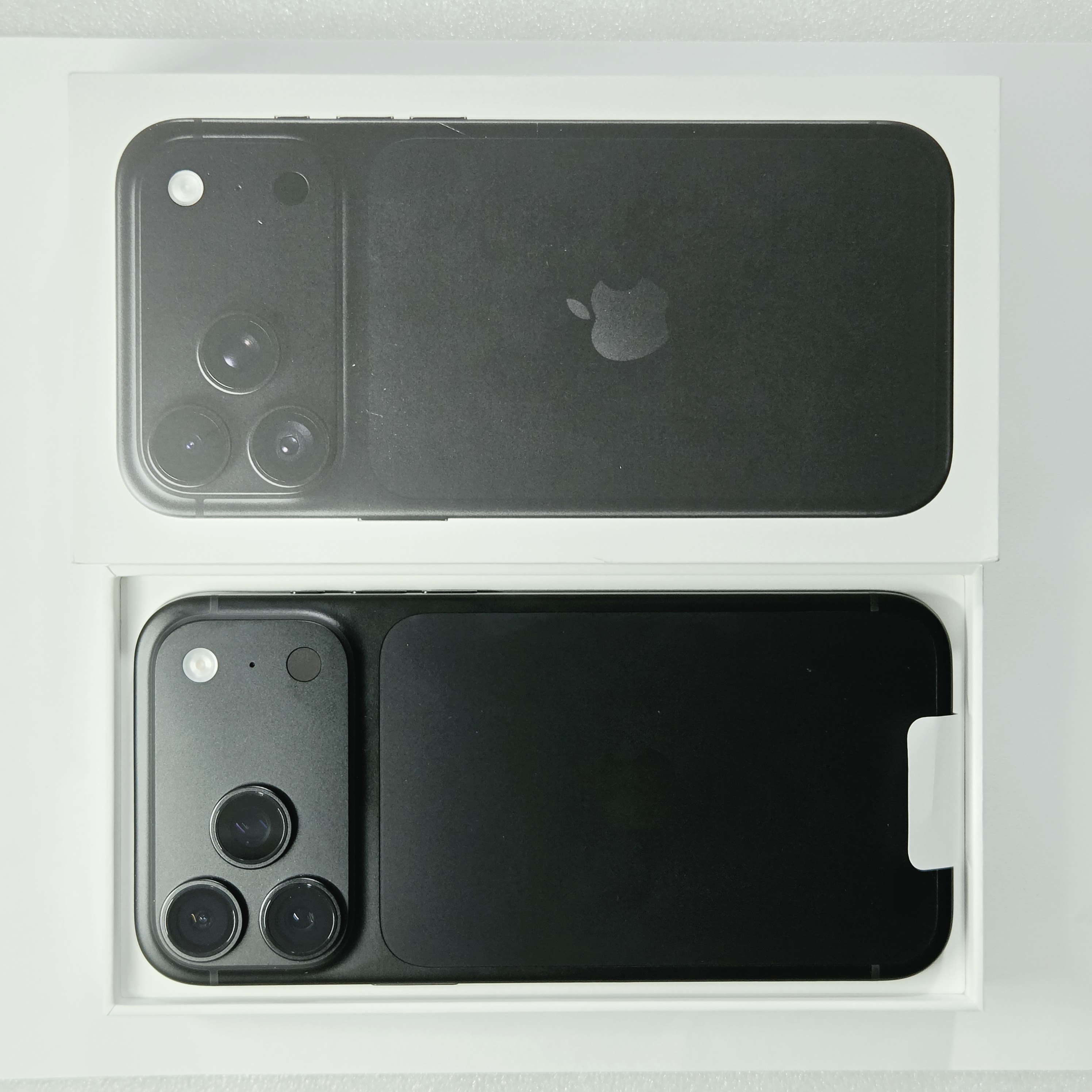 iPhone 18 Pro Max · Black · 512 GB · New · Battery Health: 100% — photo 1 of 4