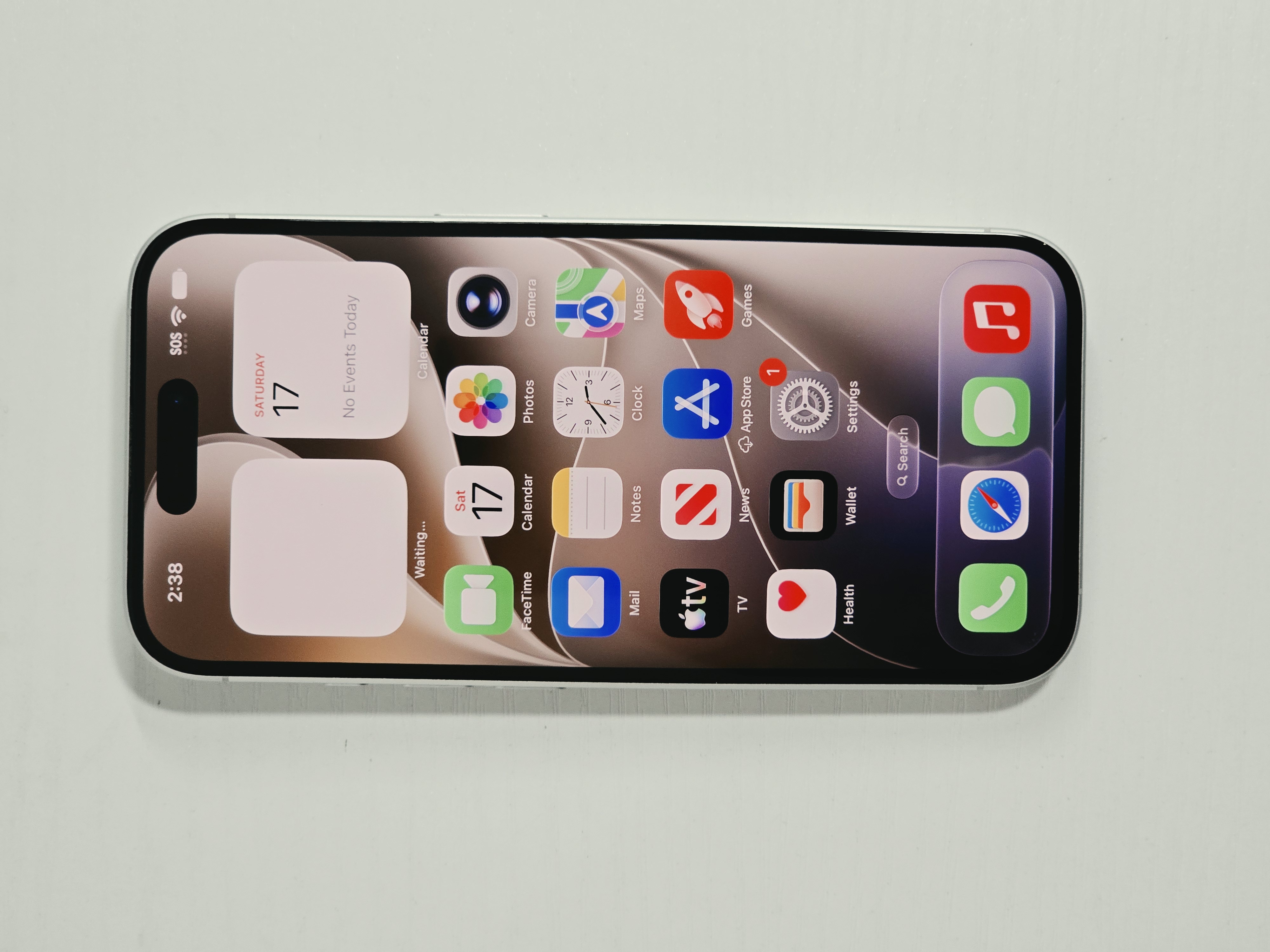 iPhone 16 · White · 128 GB · Used · Excellent · Battery Health: 86% — photo 3 of 4