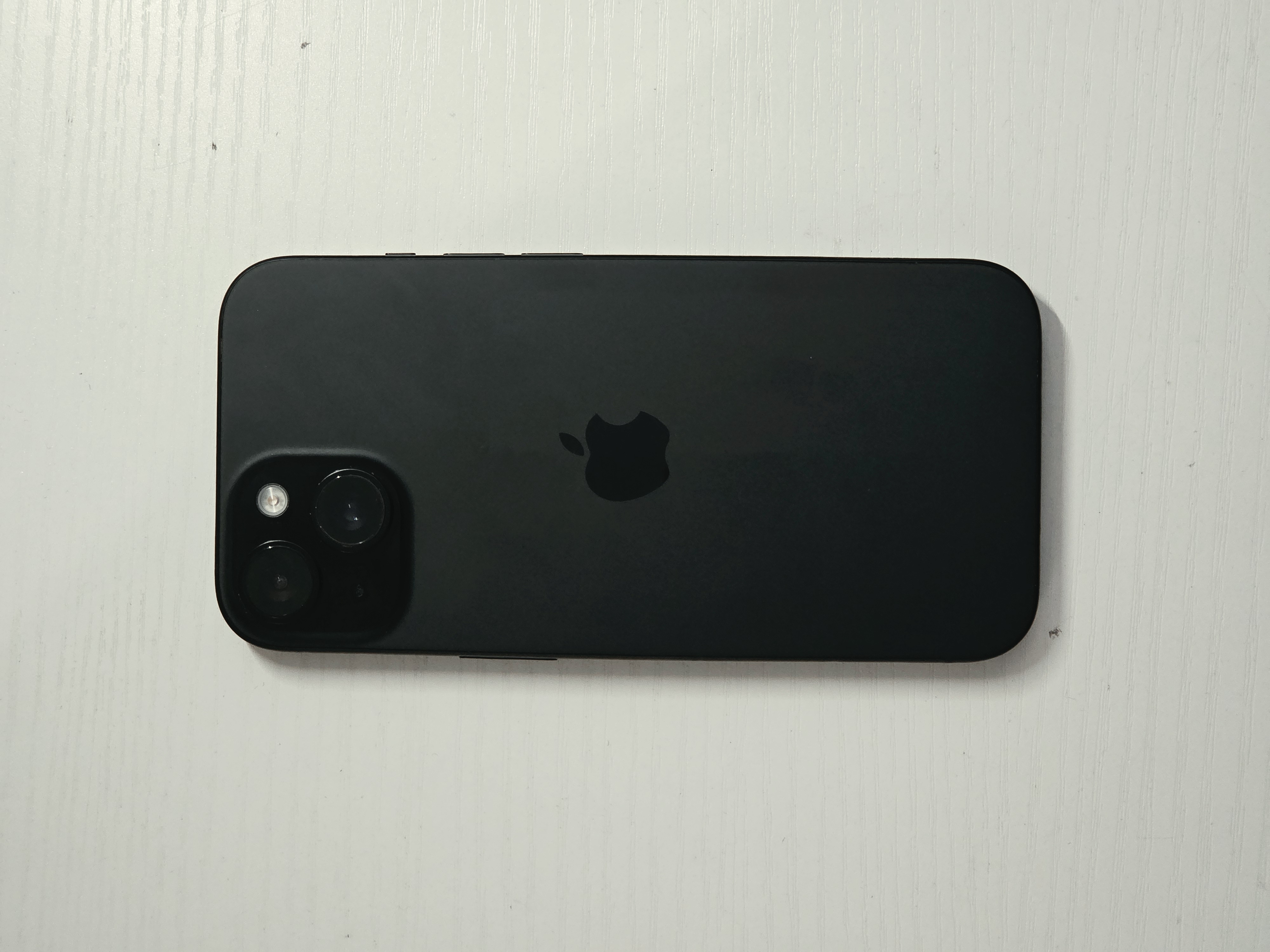 iPhone 15 · Black · 128GB · Used · Excellent · Battery Health: 85% — photo 1 of 4