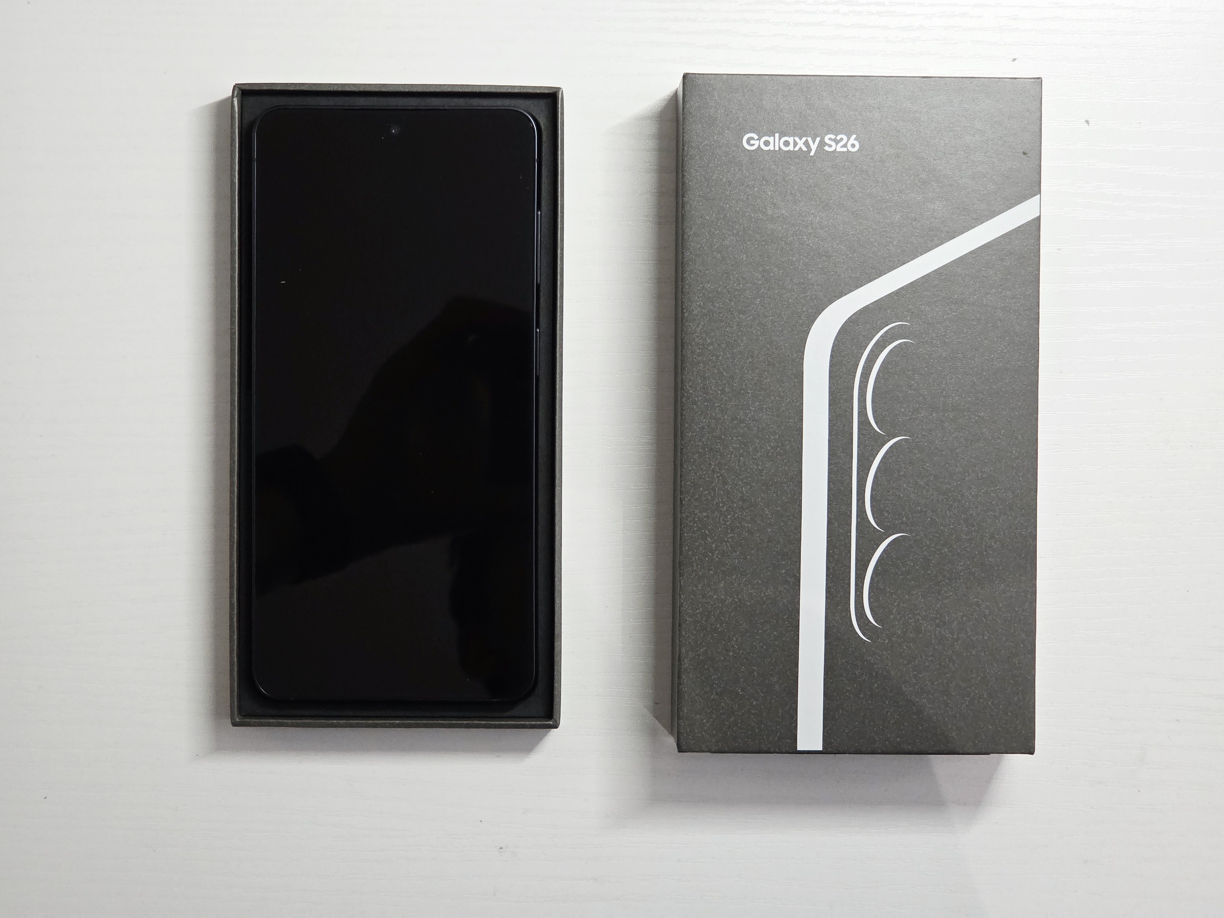 Galaxy S26 5G · Black · 256 GB · Used · Like New — photo 3 of 3