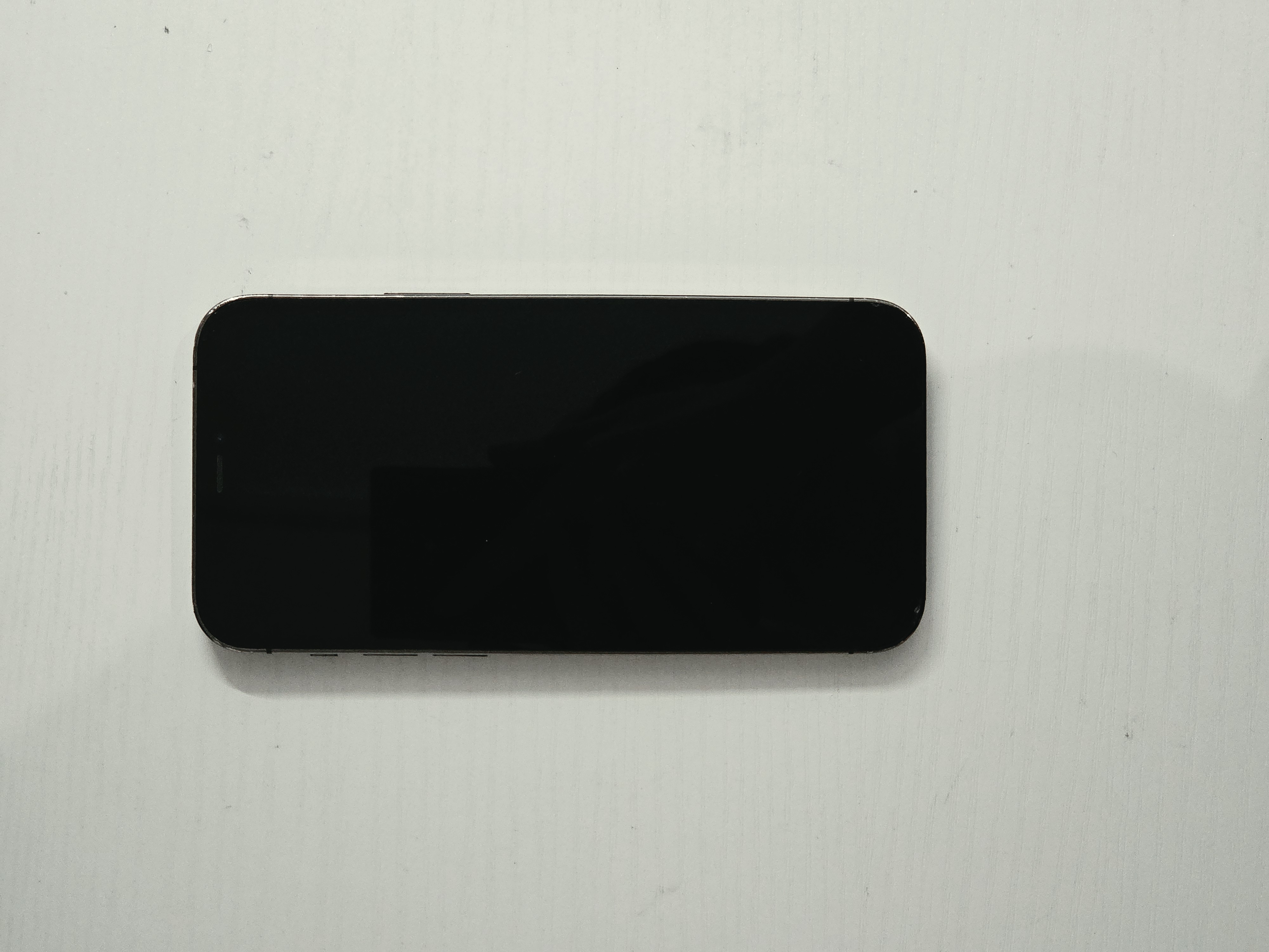 iPhone 12 Pro · Graphite · 128 GB · Used · Excellent · Battery Health: 81% · Refurbished — photo 4 of 4