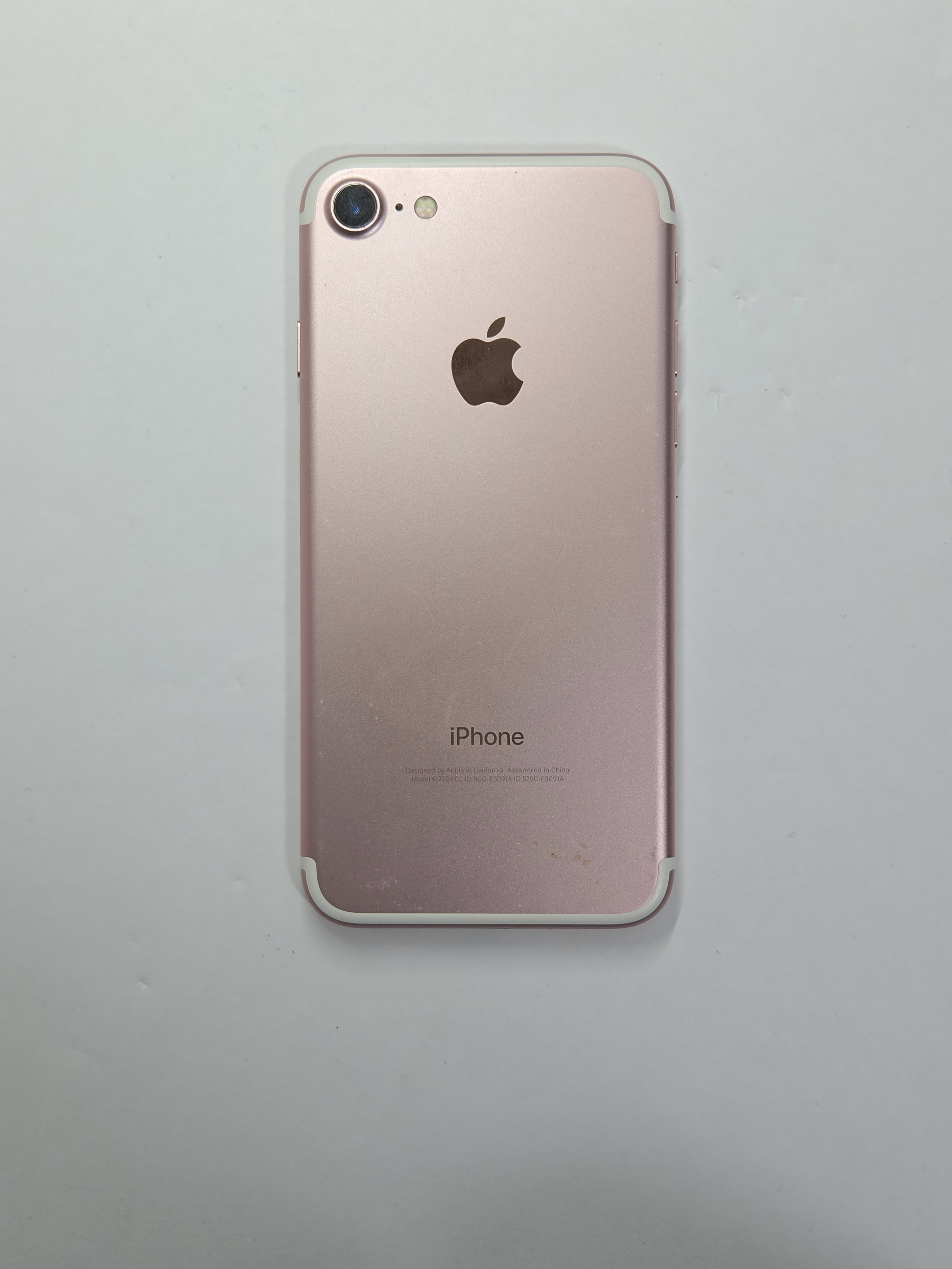 iPhone 7 · Rose Gold · 128 GB · Used · Excellent · Battery Health: 100% · Refurbished — photo 1 of 4