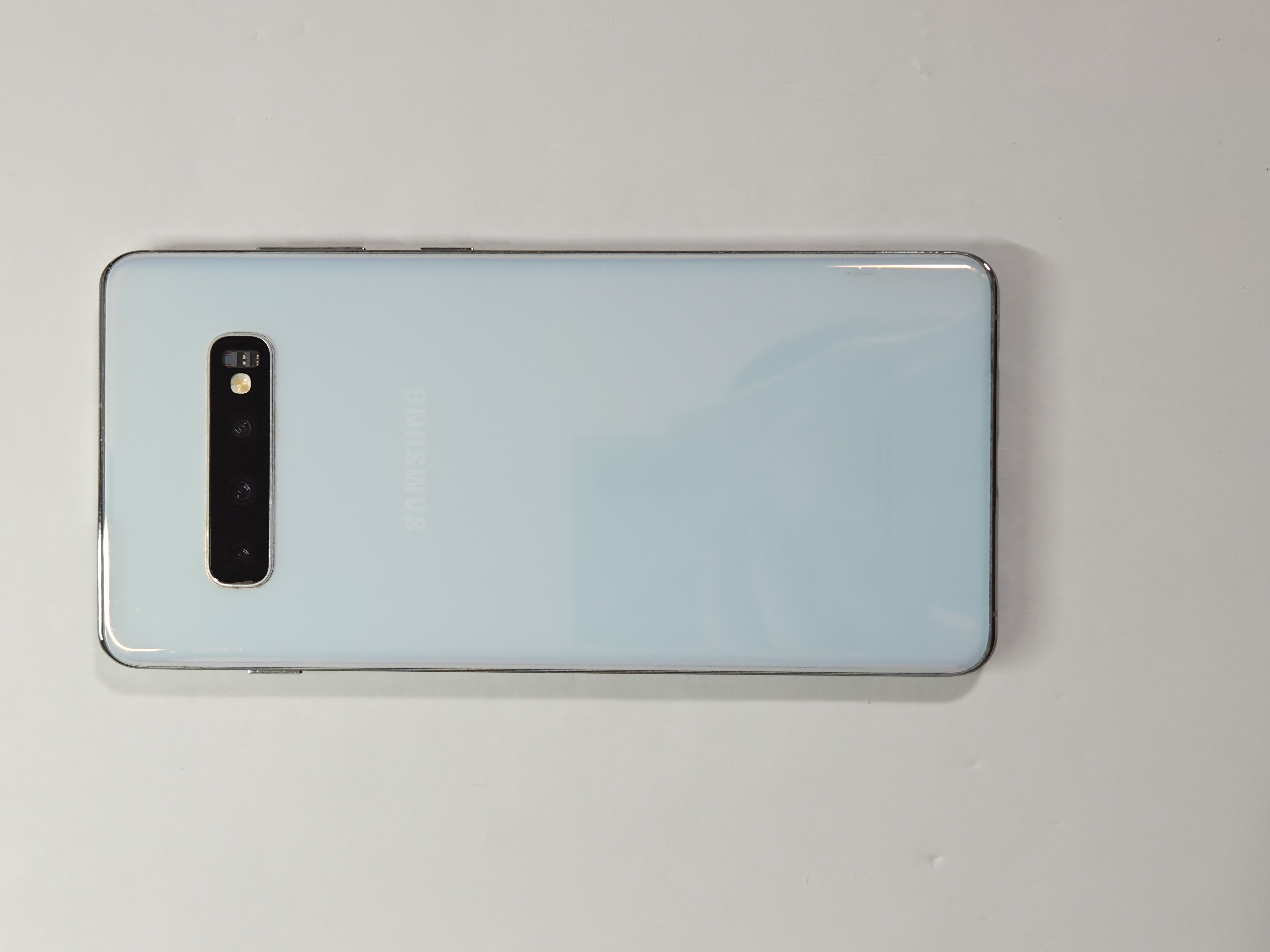 Galaxy S10+ · White · 128GB · Used · New · Refurbished — photo 2 of 4