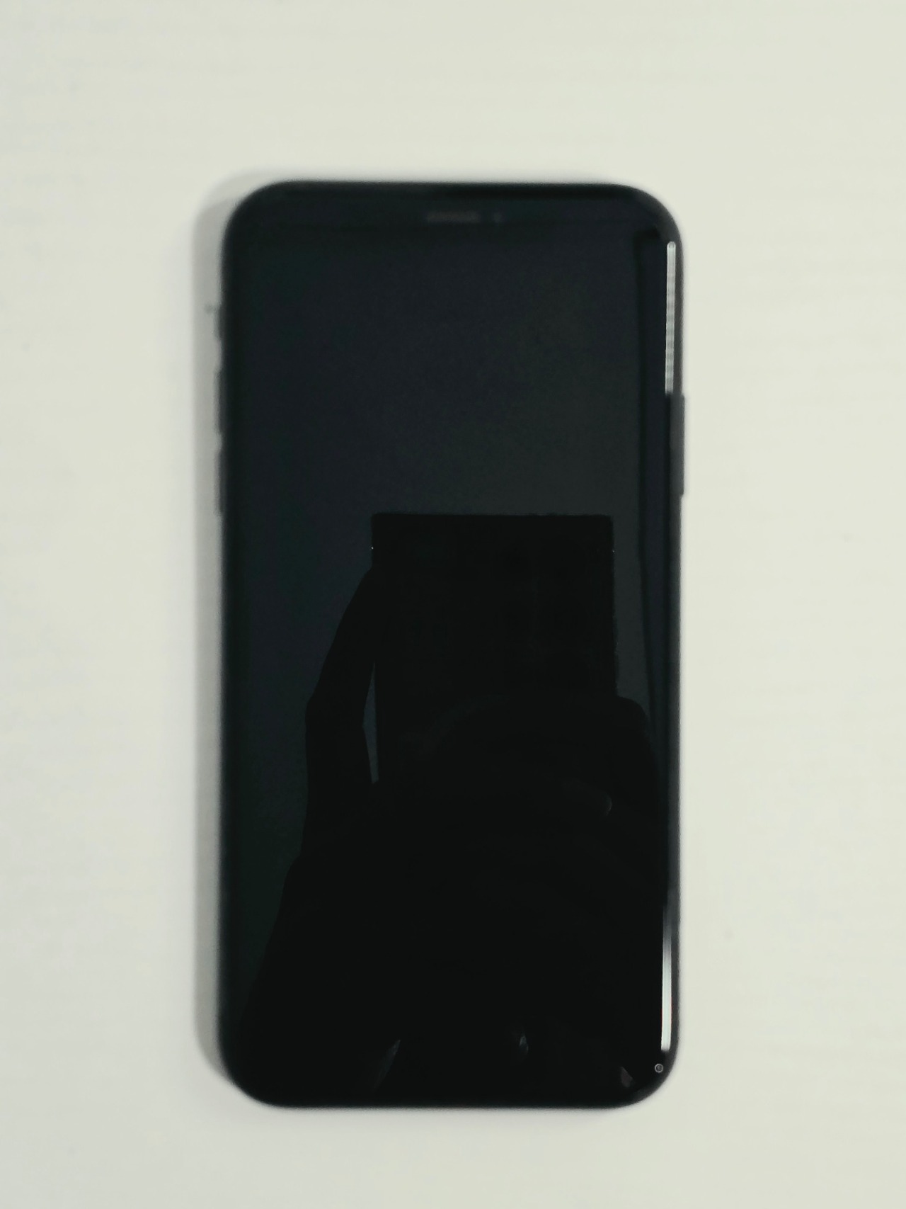 iPhone XR · Black · 64 GB · Used · Good · Battery Health: 82% · Refurbished — photo 2 of 4