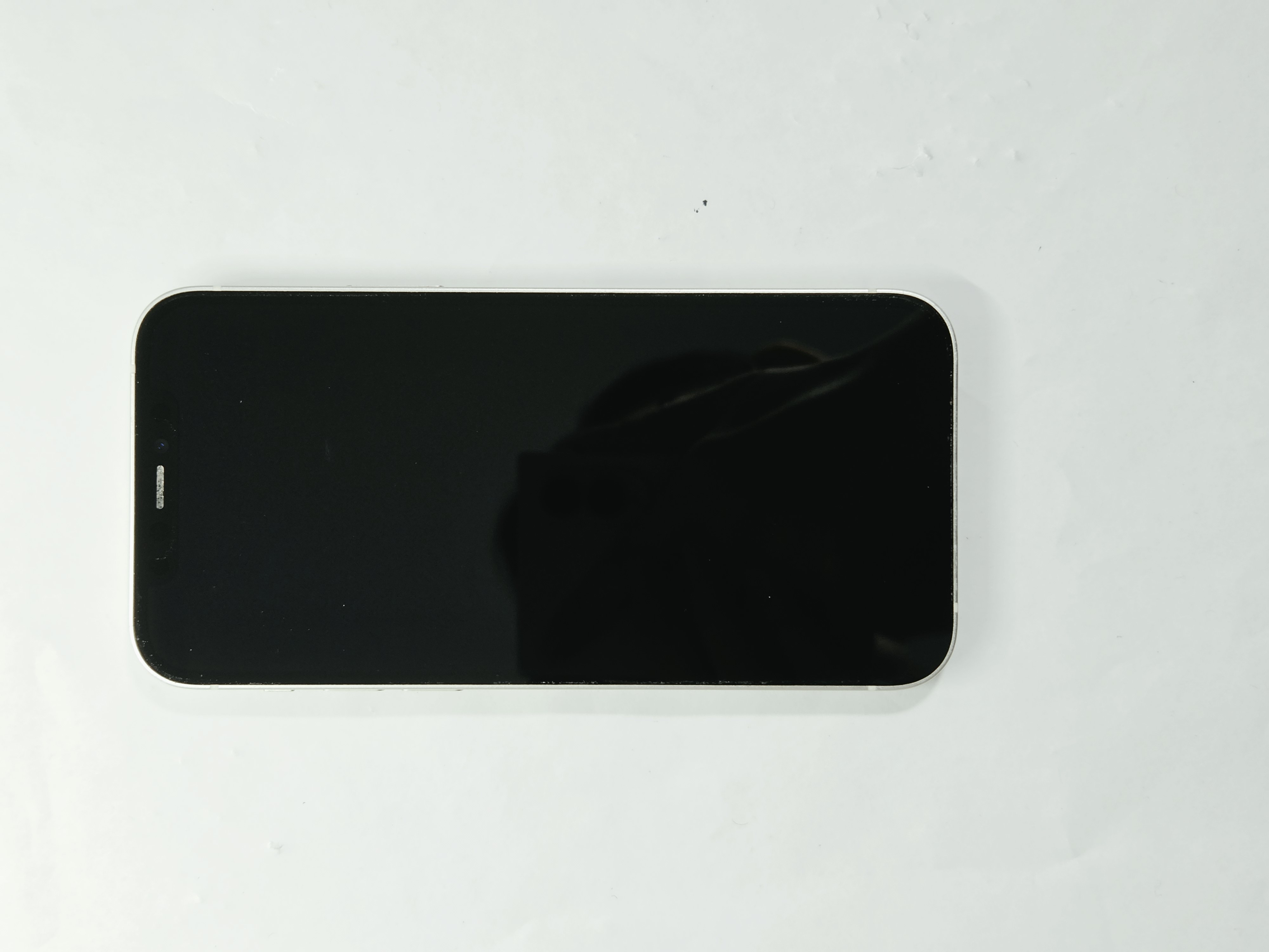 iPhone 12 · White · 128 GB · Used · Like New · Battery Health: 86% — photo 4 of 4