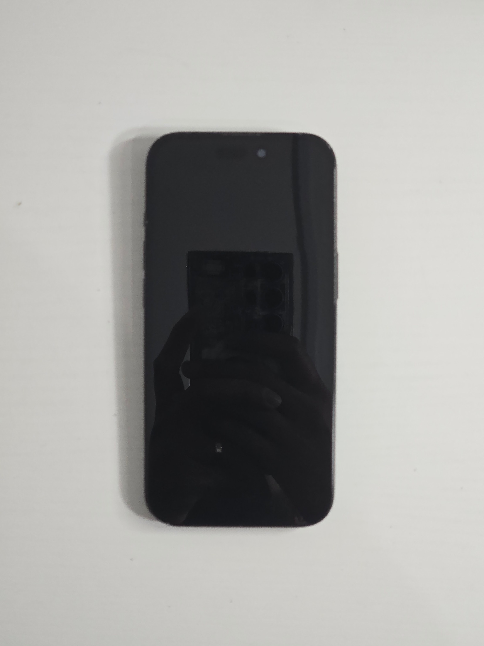 iPhone 15 · Black · 128 GB · Used · Excellent · Battery Health: 83% · Refurbished — photo 4 of 4