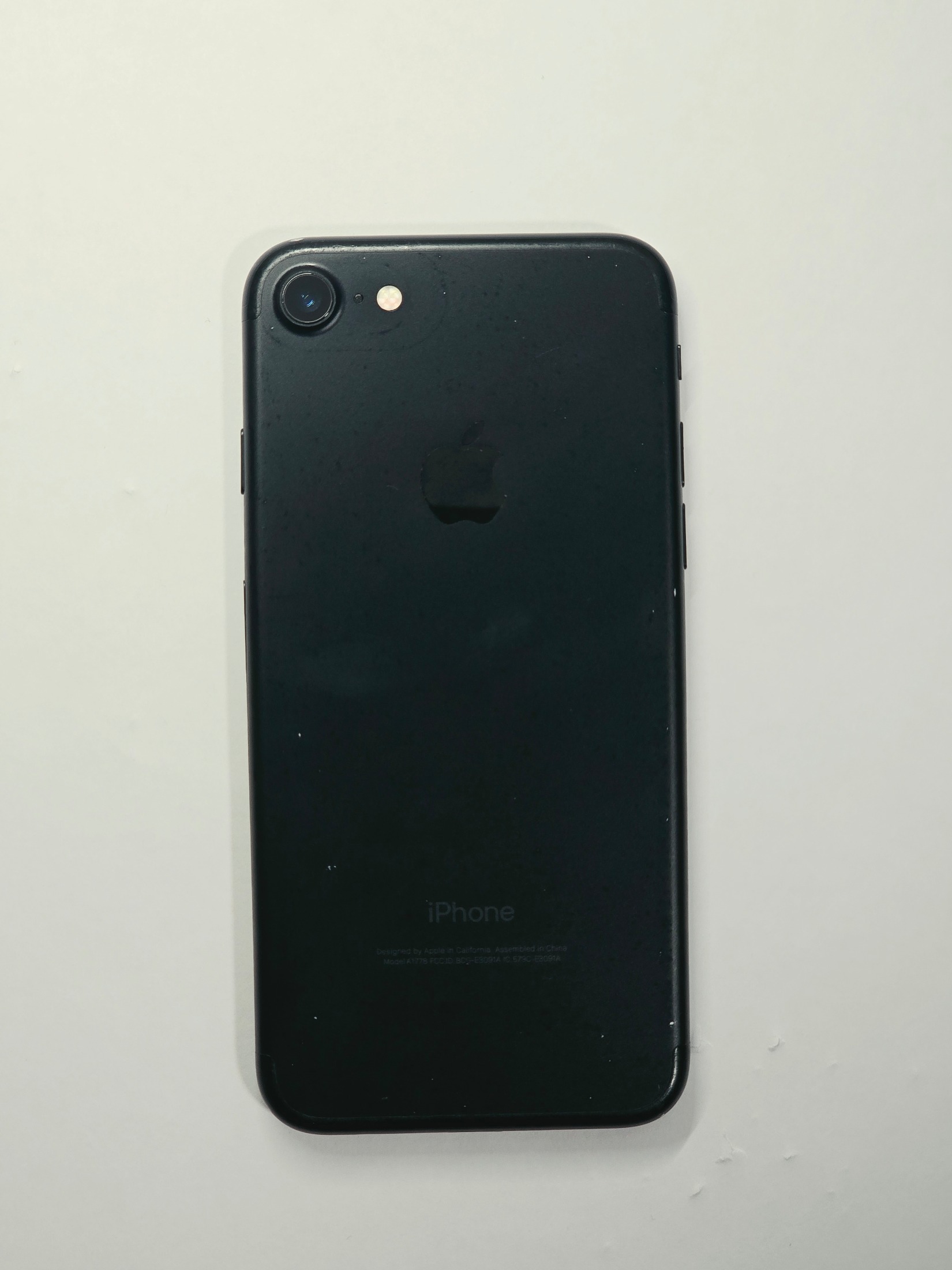 iPhone 7 · Black · 32 GB · Used · Excellent · Battery Health: 87% · Refurbished — photo 1 of 4