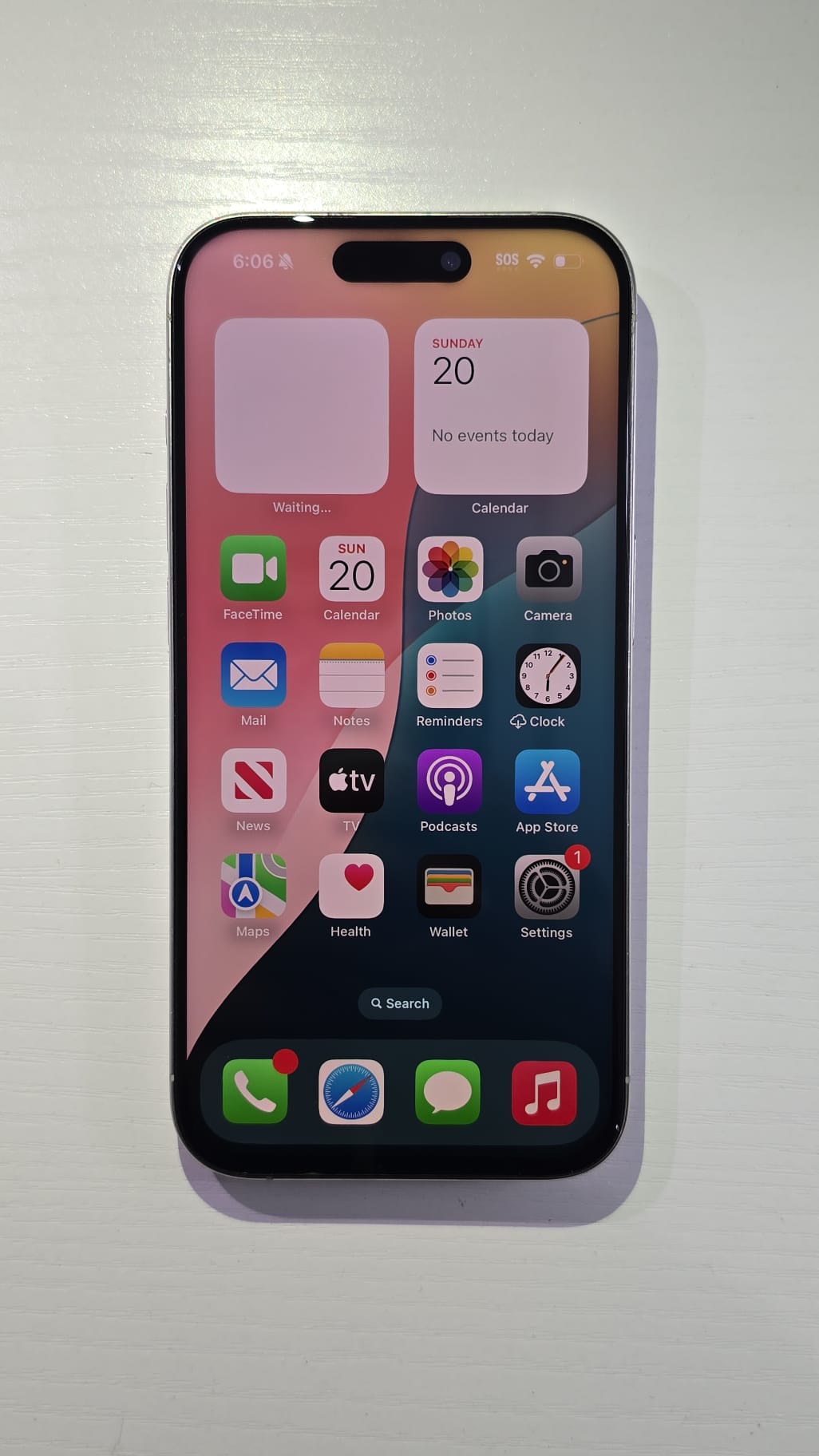 iPhone 15 Pro · White Titanium · 128GB · Used · Excellent · Battery Health: 83% · Refurbished — photo 3 of 4