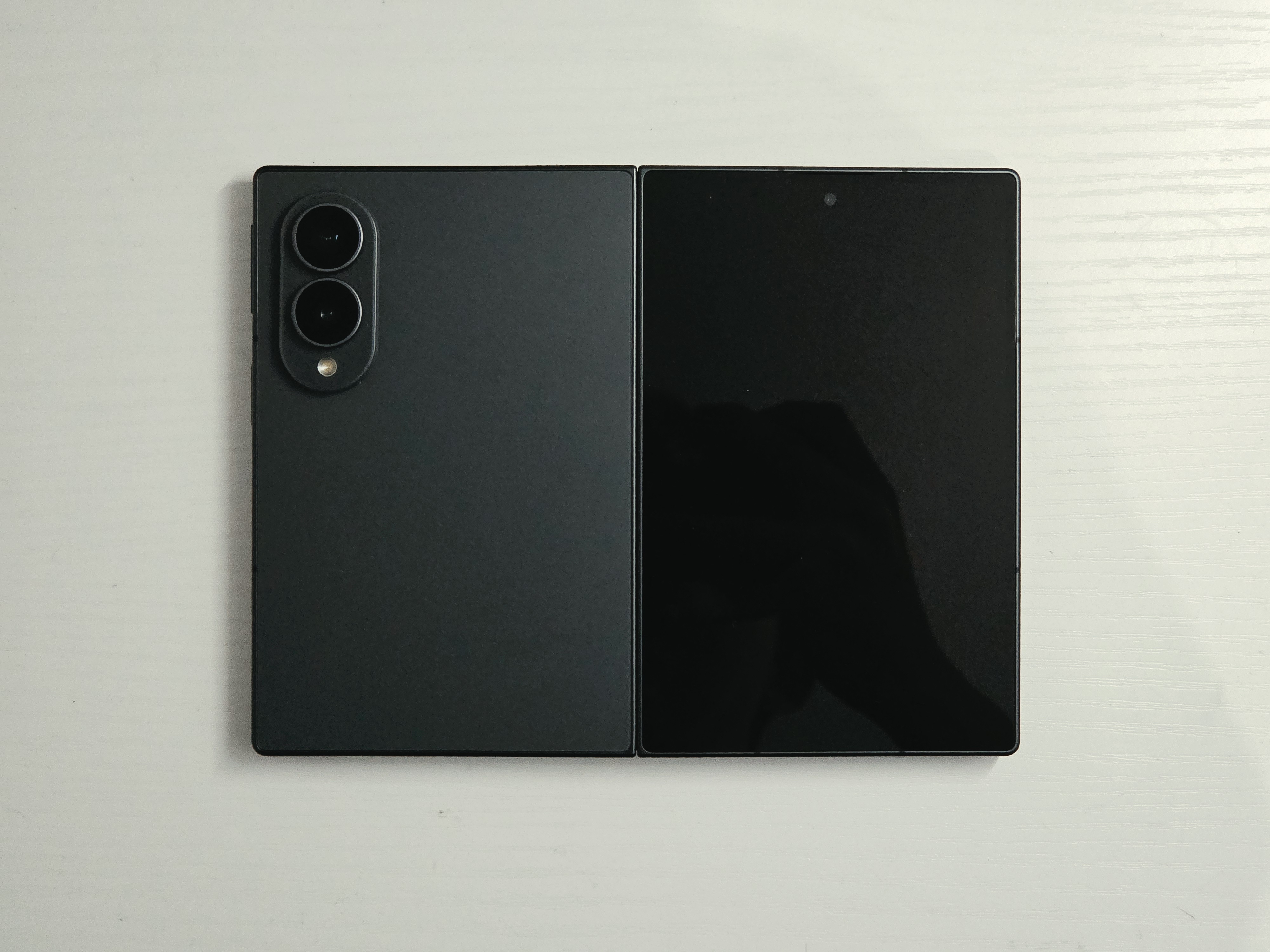 Galaxy Z Fold8 5G · Black · 256 GB · Used · Like New — photo 1 of 3