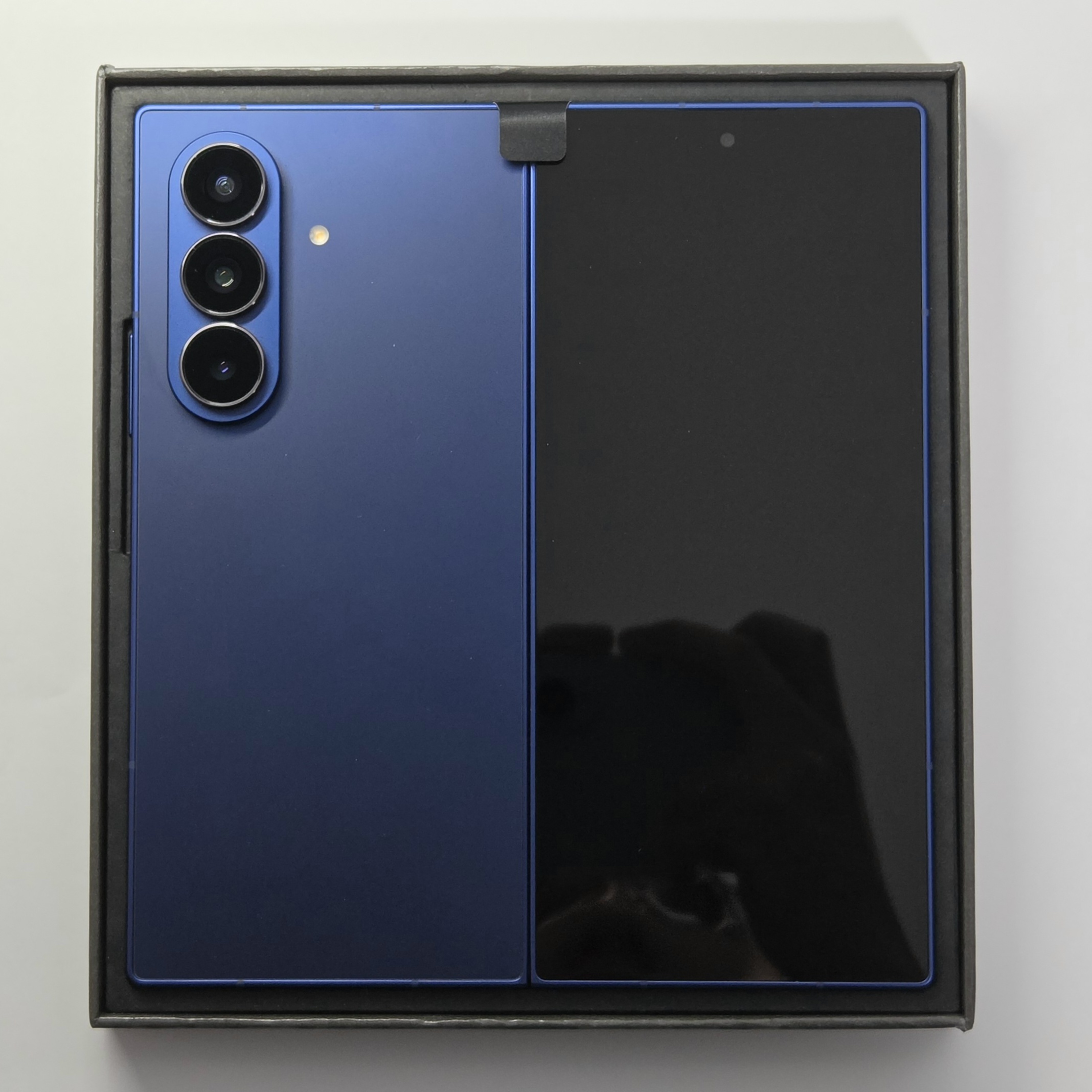 Galaxy Z Fold7 5G · Blue Shadow · 256 GB · Used · Like New — photo 1 of 2