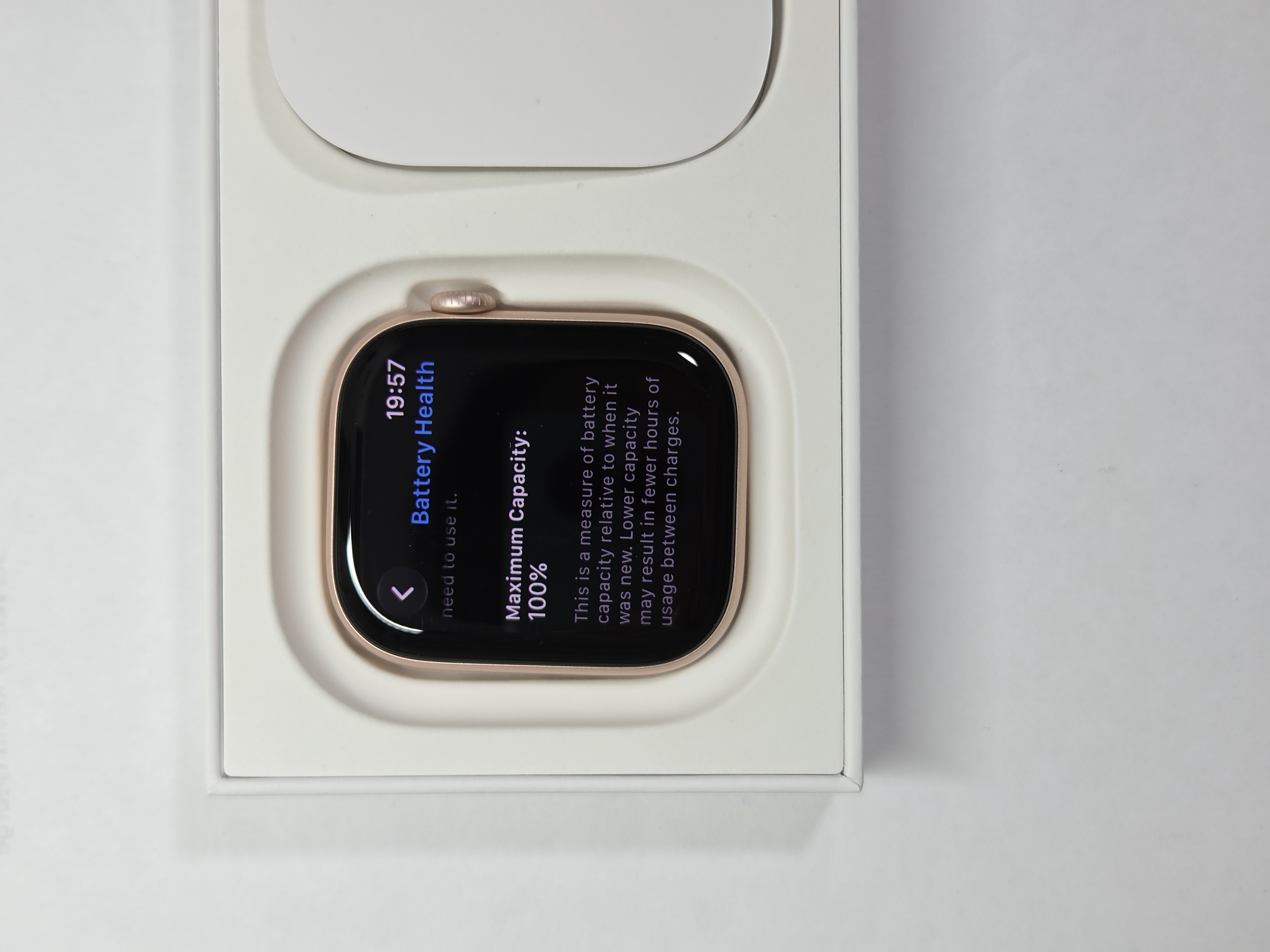Apple Watch Series 10 · Rose Gold · 64 GB · Used · Like New · Battery Health: 100% — photo 2 of 4
