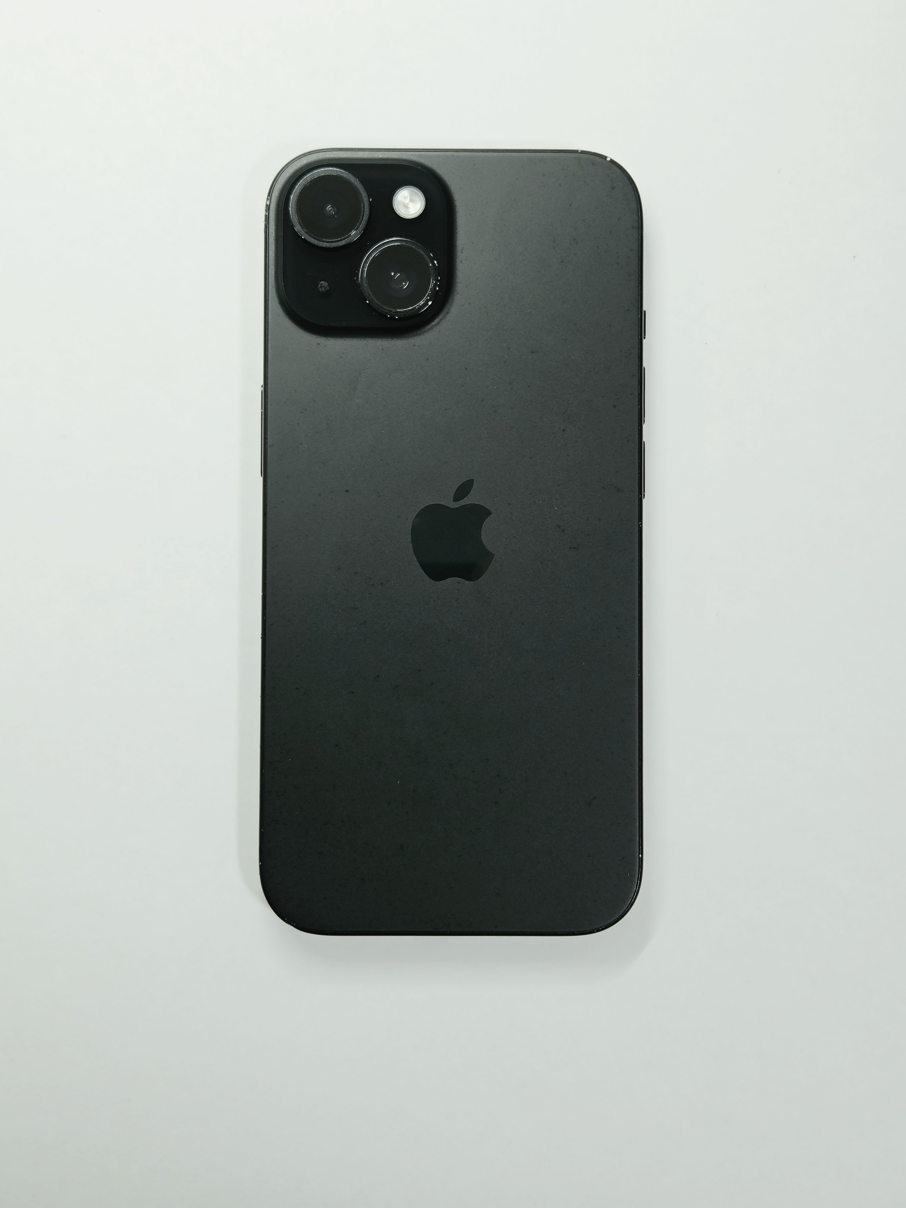 iPhone 15 · Black · 256 GB · Used · Excellent · Battery Health: 86% — photo 1 of 4