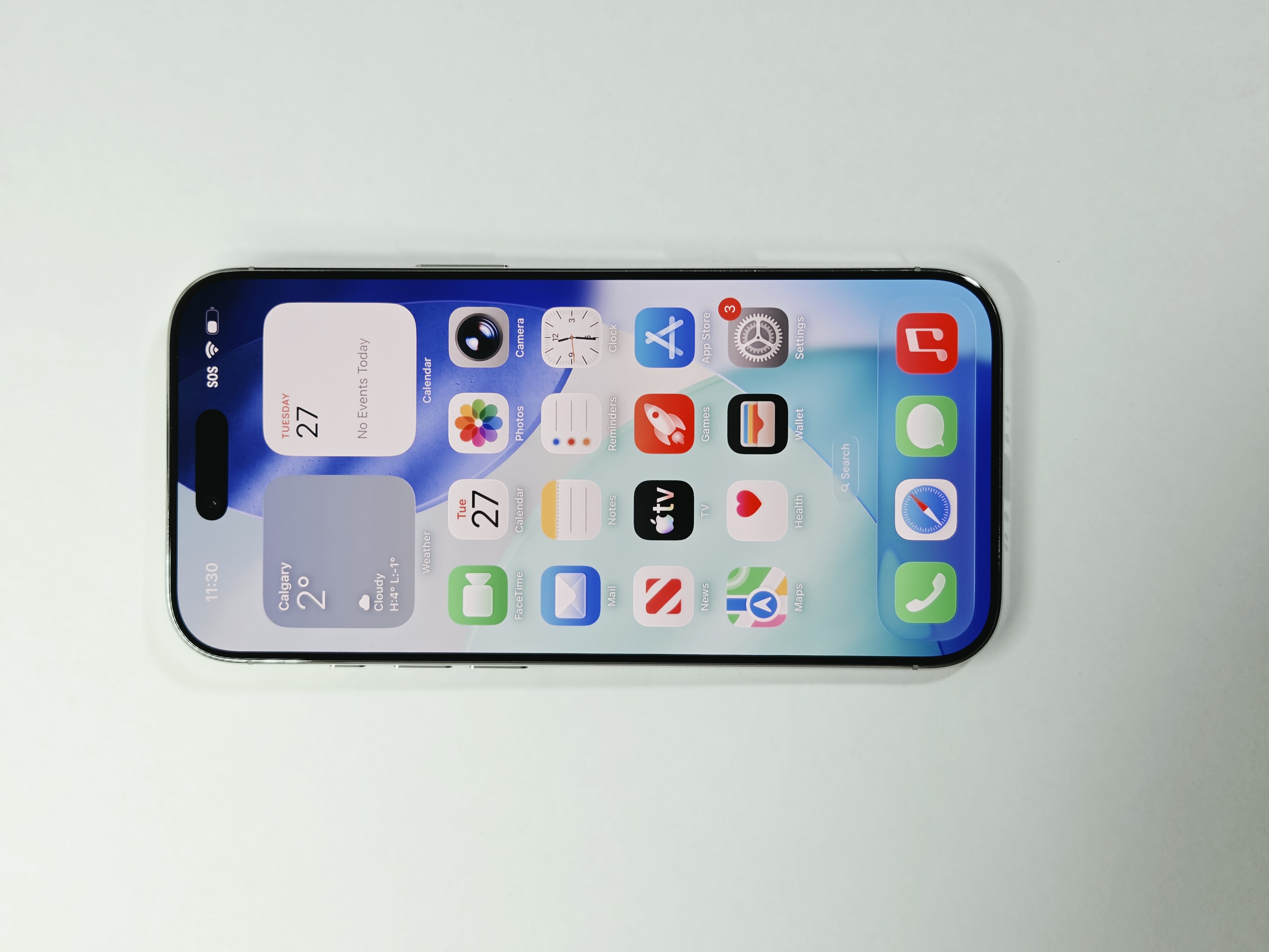 iPhone 17 Air · Cloud White · 256 GB · Used · Like New · Battery Health: 100% — photo 2 of 4