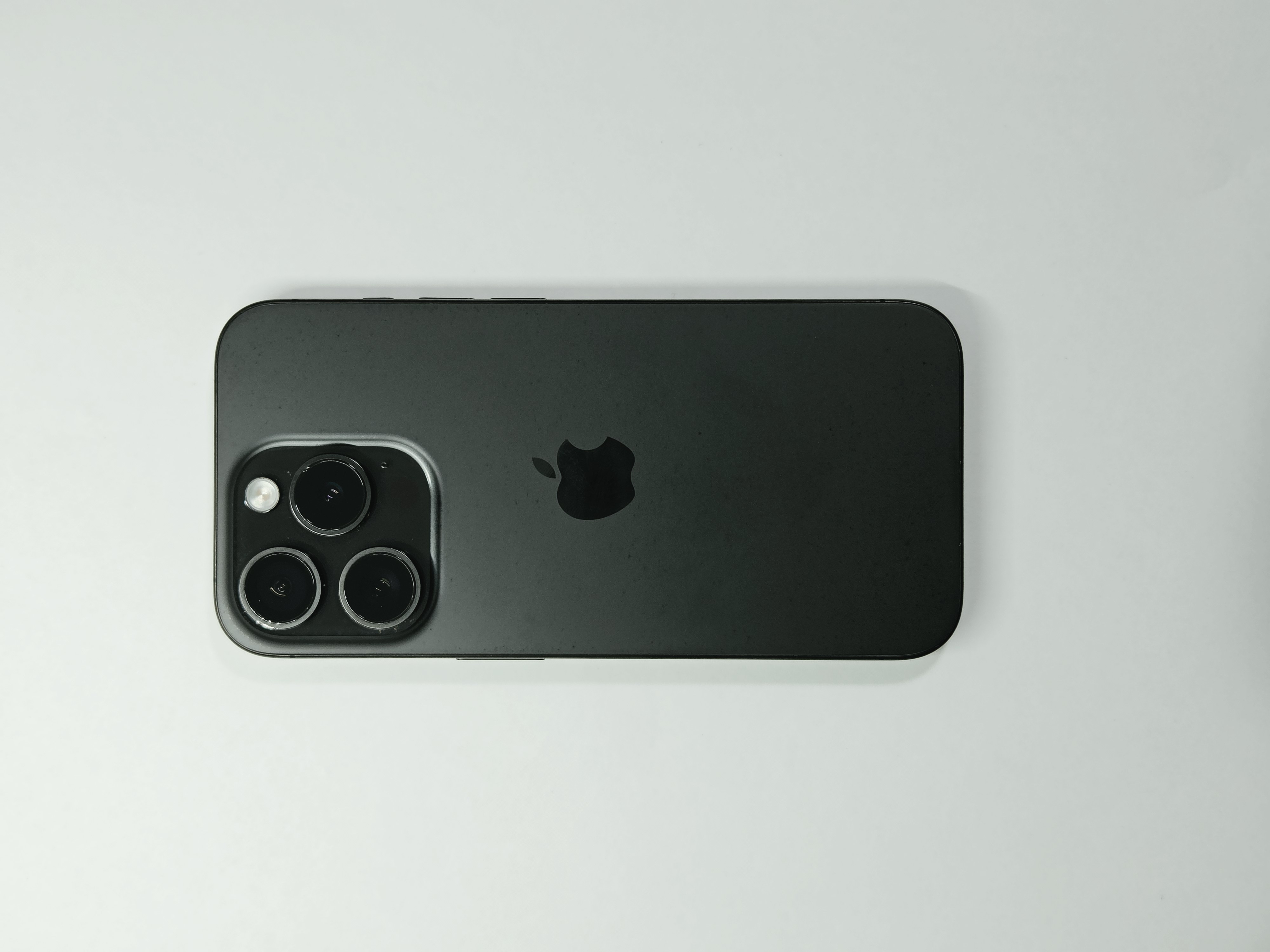 iPhone 15 Pro · Black Titanium · 256 GB · Used · Excellent · Battery Health: 85% — photo 1 of 4