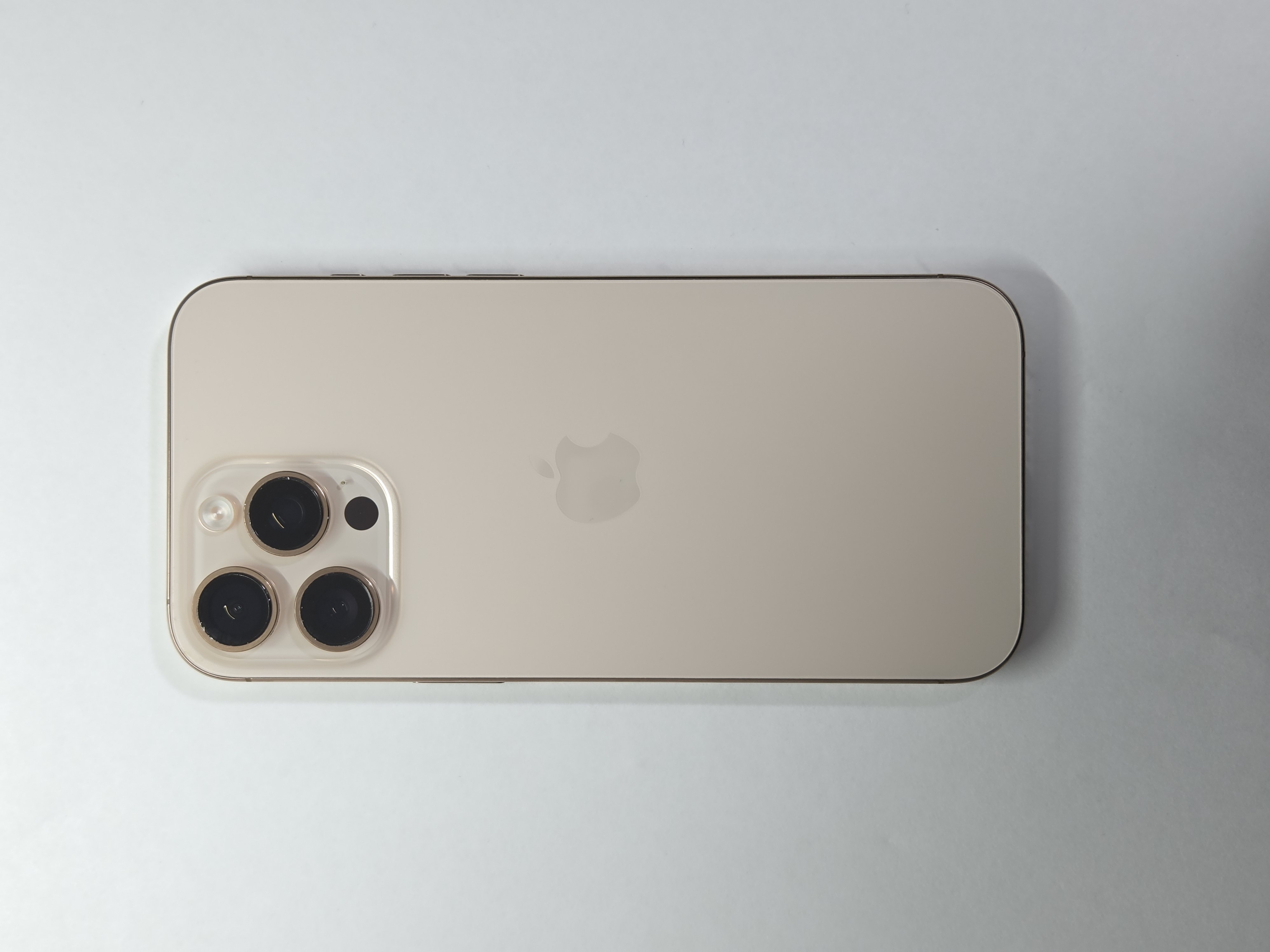 iPhone 16 Pro Max · Desert Titanium · 256 GB · Used · Excellent · Battery Health: 93% — photo 1 of 4