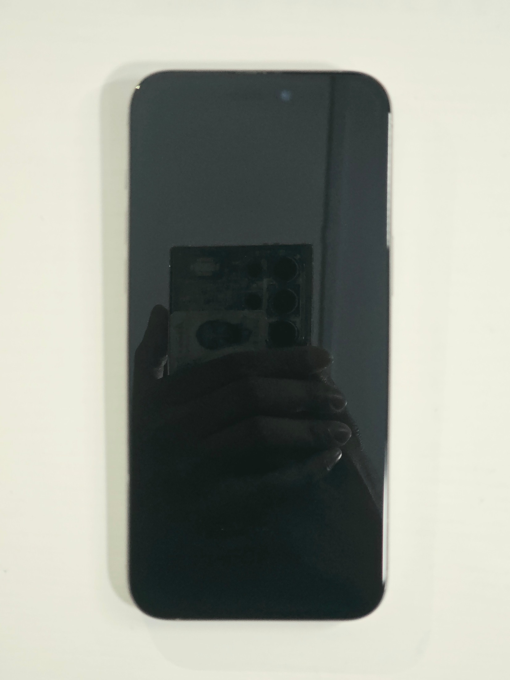 iPhone 15 Pro Max · Natural Titanium · 256 GB · Used · Excellent · Battery Health: 86% · Refurbished — photo 2 of 4