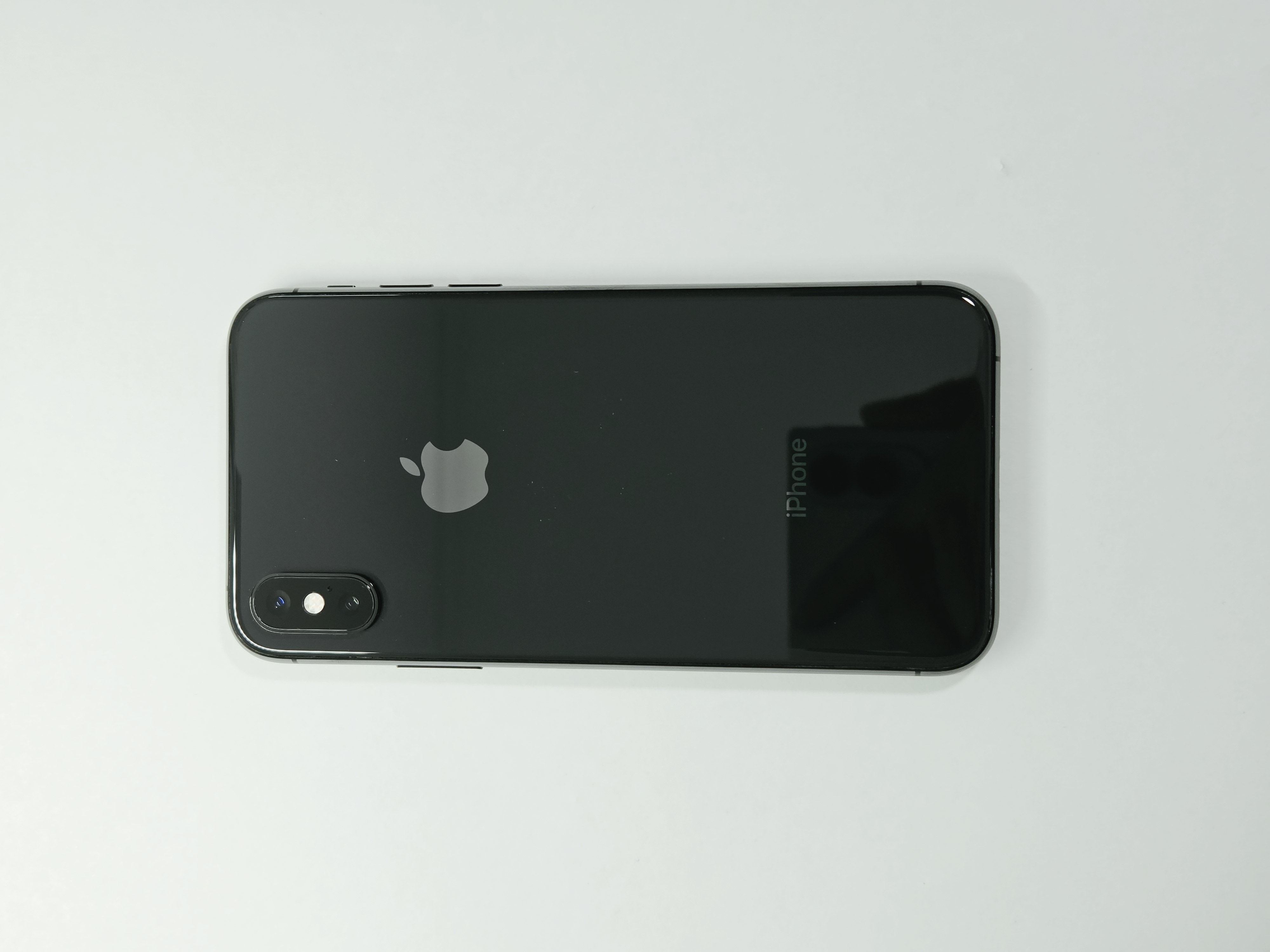 iPhone XS · Space Gray · 64 GB · Used · Like New · Battery Health: 79% — photo 1 of 3