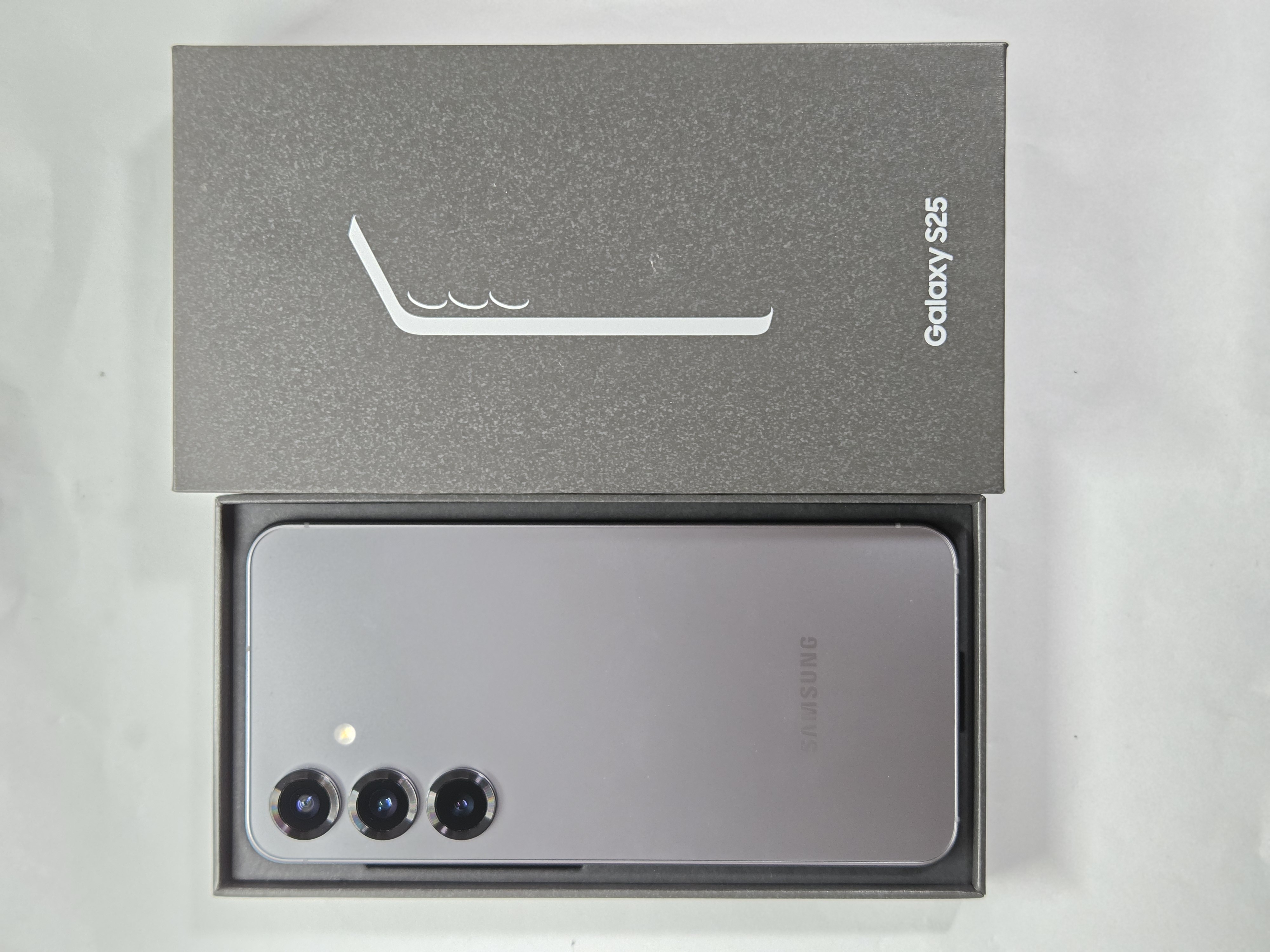 Galaxy S25 5G · Silver · 128 GB · Used · Excellent — photo 1 of 4