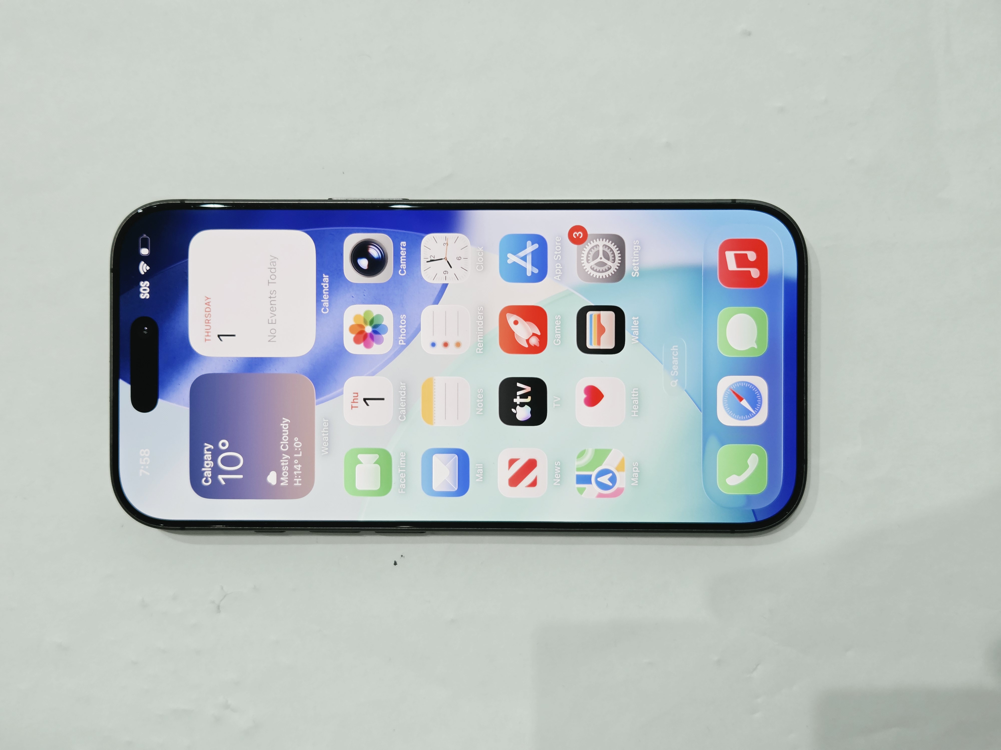 iPhone 17 · Black · 256 GB · Used · Like New · Battery Health: 100% — photo 2 of 4